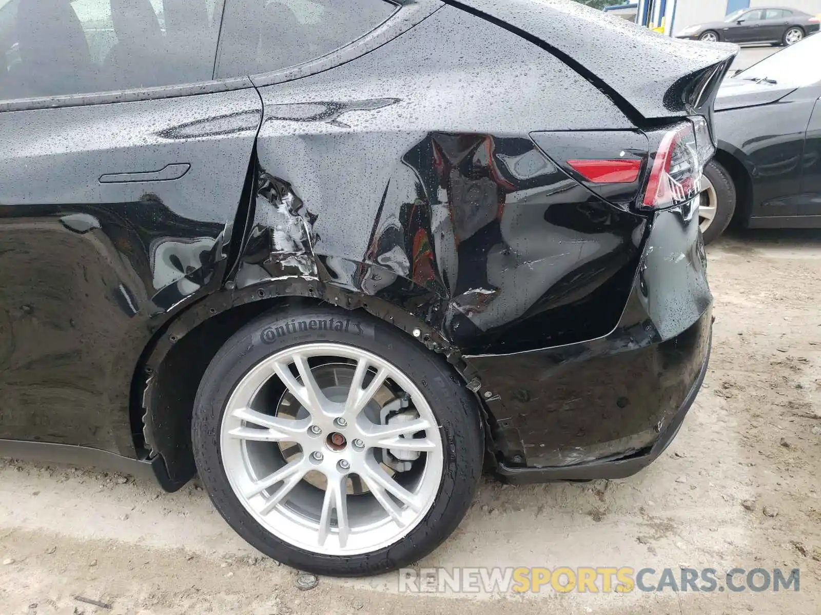 9 Photograph of a damaged car 5YJYGDEE9LF026967 TESLA MODEL Y 2020