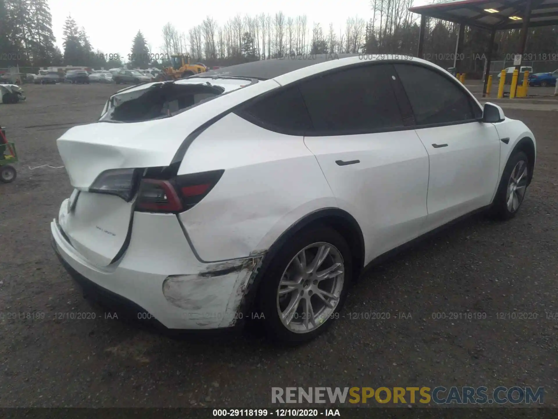 4 Photograph of a damaged car 5YJYGDEE9LF031943 TESLA MODEL Y 2020