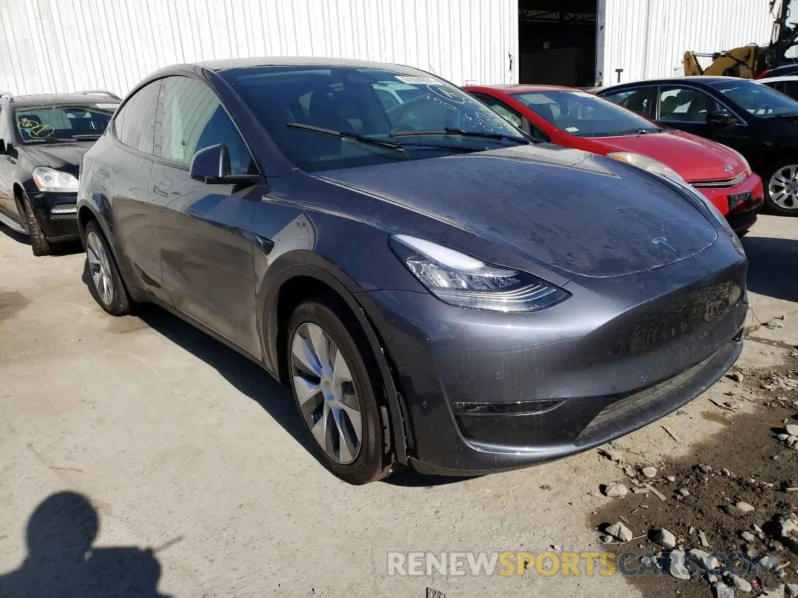 1 Photograph of a damaged car 5YJYGDEE9LF032896 TESLA MODEL Y 2020