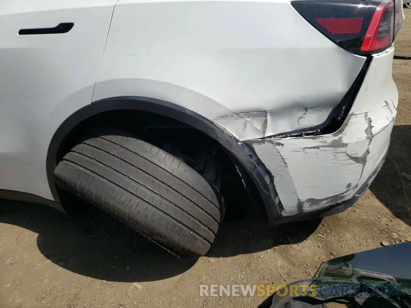 9 Photograph of a damaged car 5YJYGDEE9LF036902 TESLA MODEL Y 2020