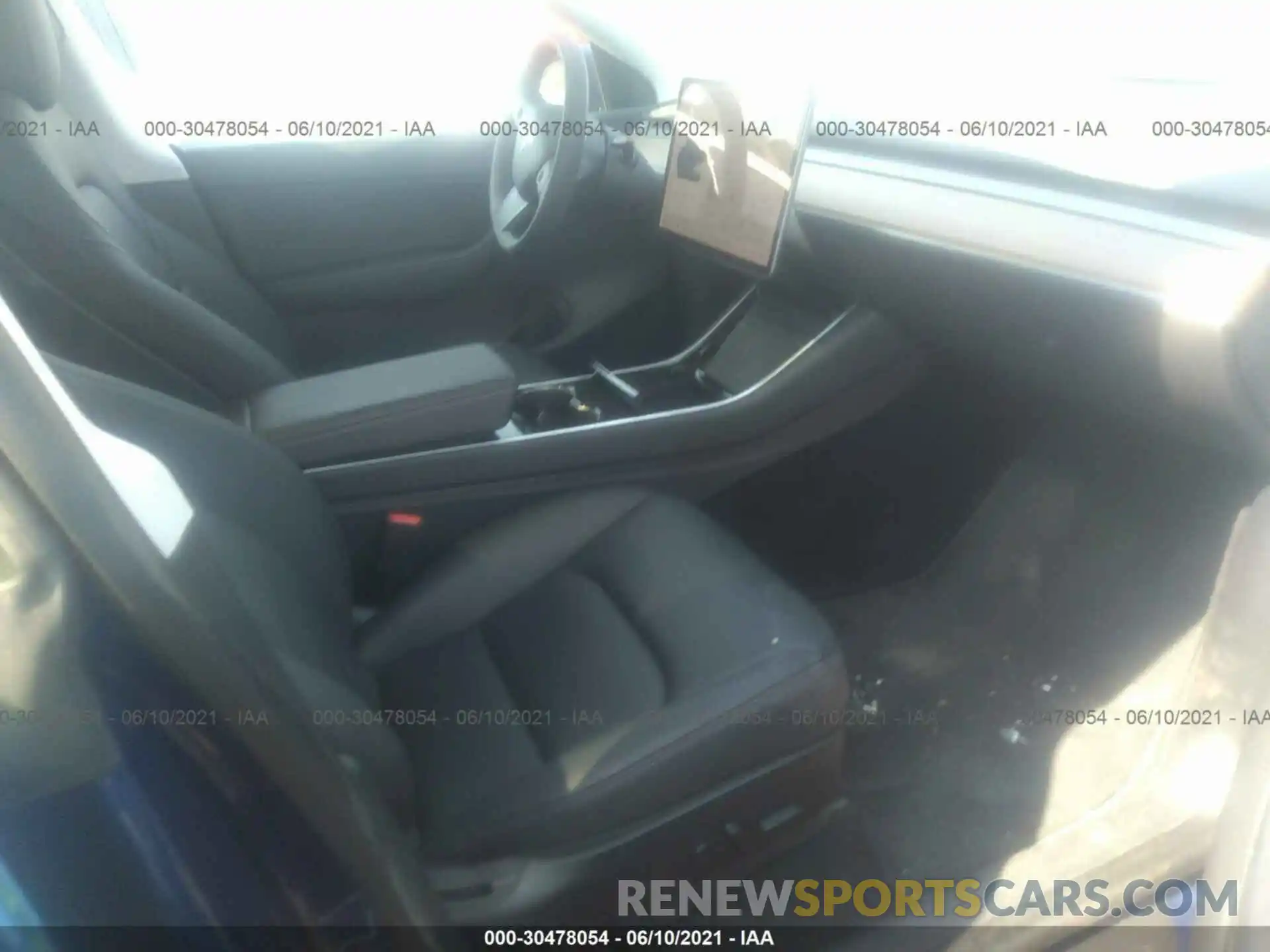 5 Photograph of a damaged car 5YJYGDEE9LF047611 TESLA MODEL Y 2020