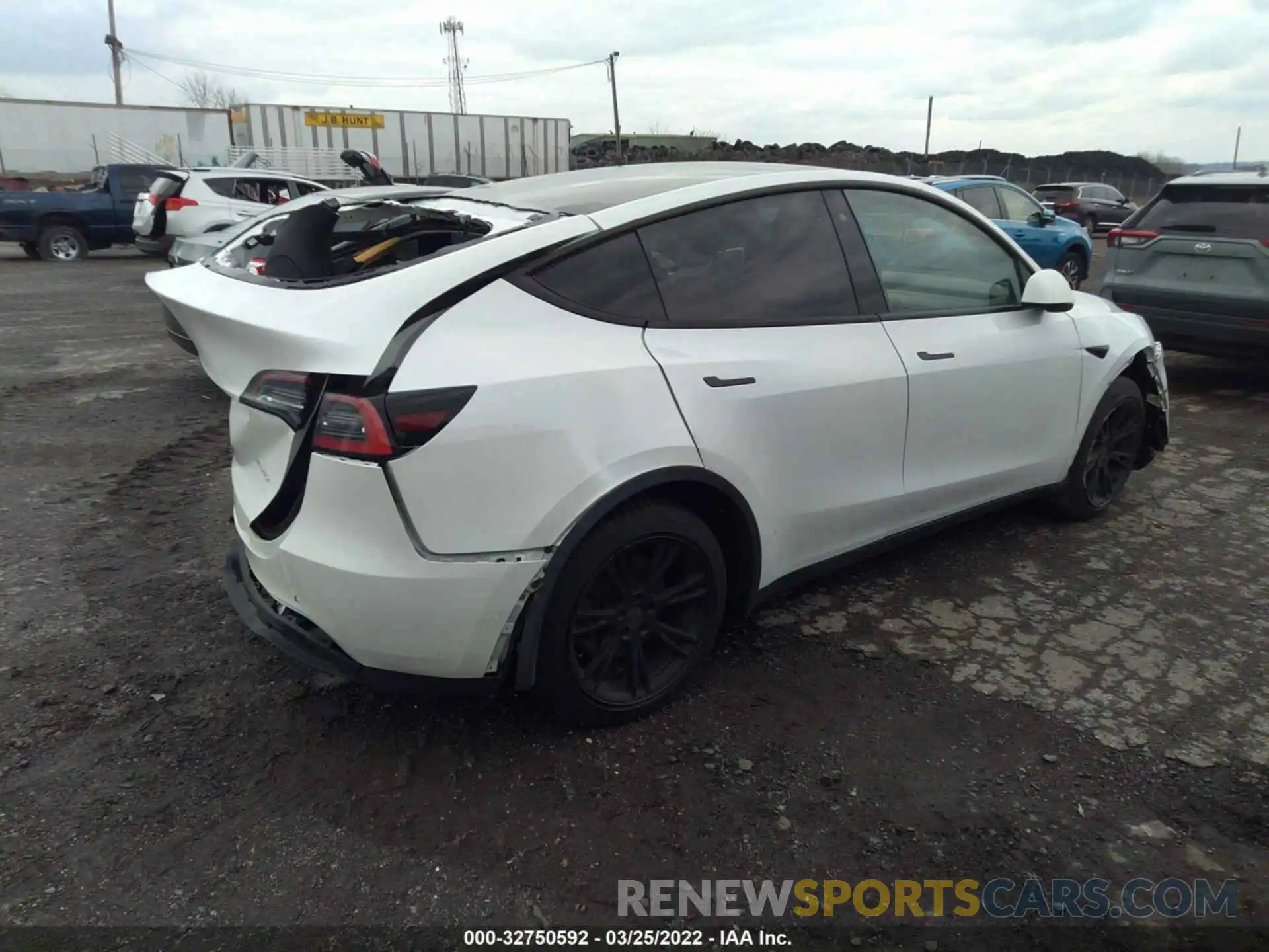 4 Фотография поврежденного автомобиля 5YJYGDEE9LF048158 TESLA MODEL Y 2020