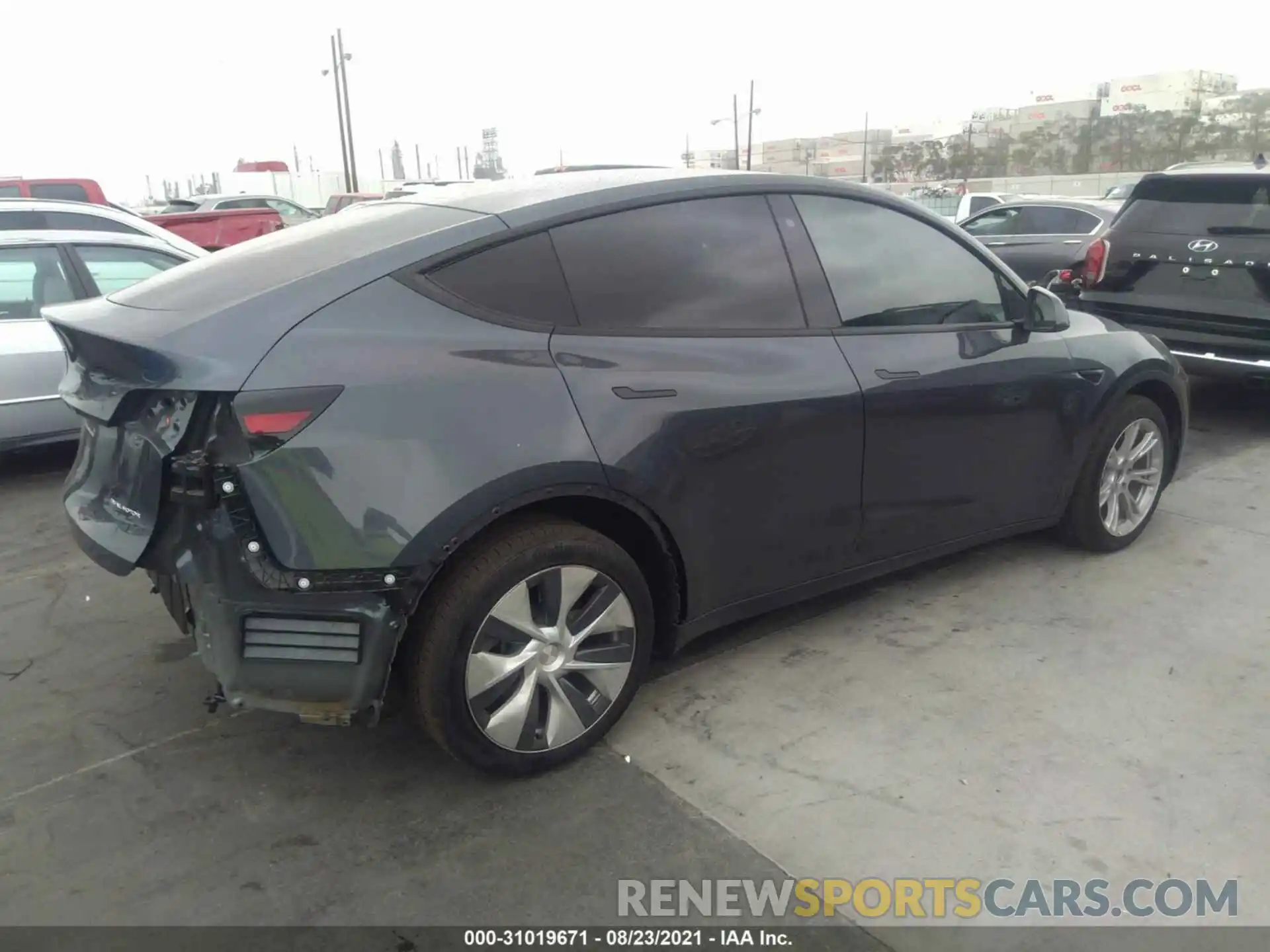 4 Photograph of a damaged car 5YJYGDEE9LF050475 TESLA MODEL Y 2020