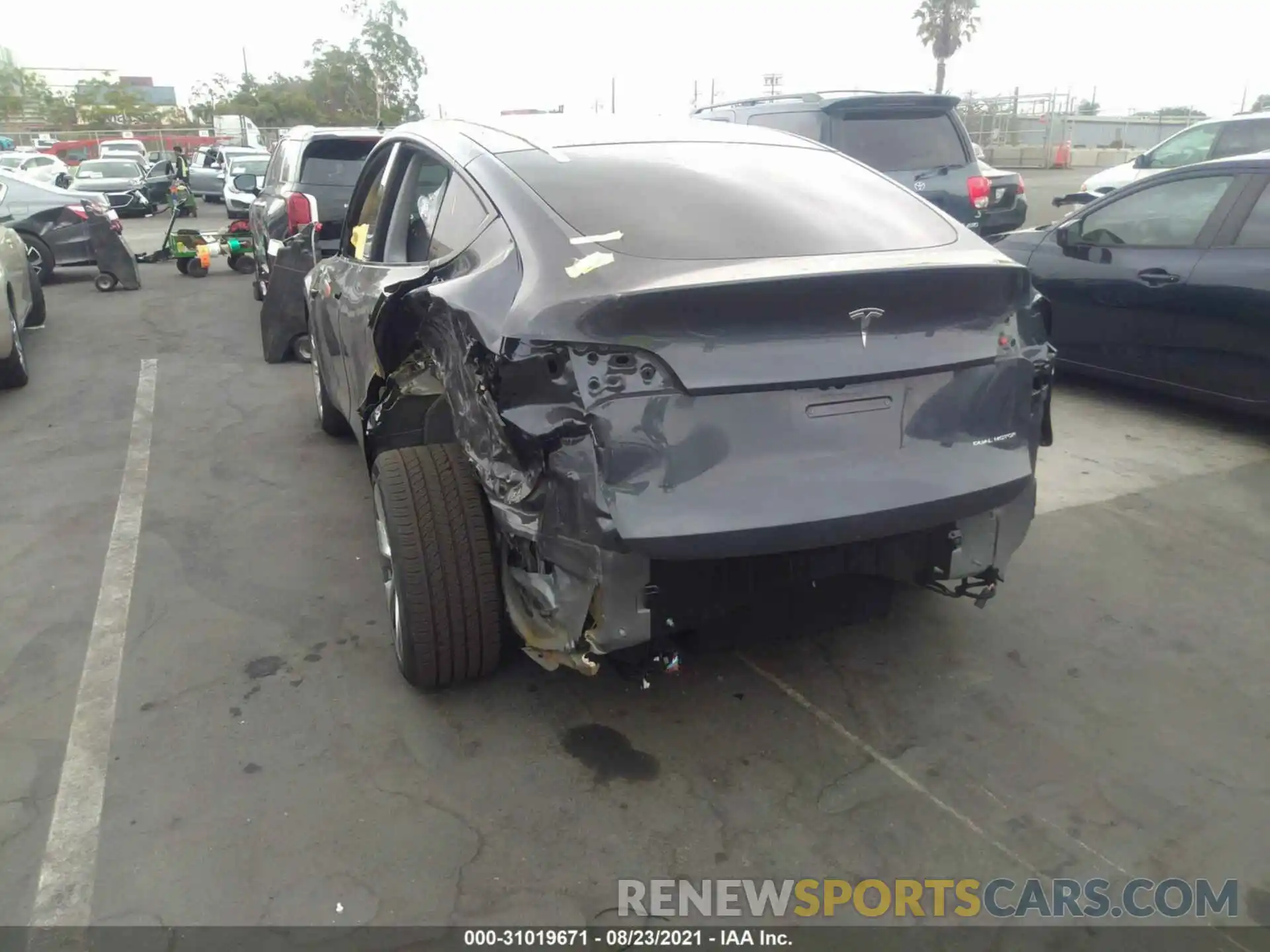 6 Photograph of a damaged car 5YJYGDEE9LF050475 TESLA MODEL Y 2020