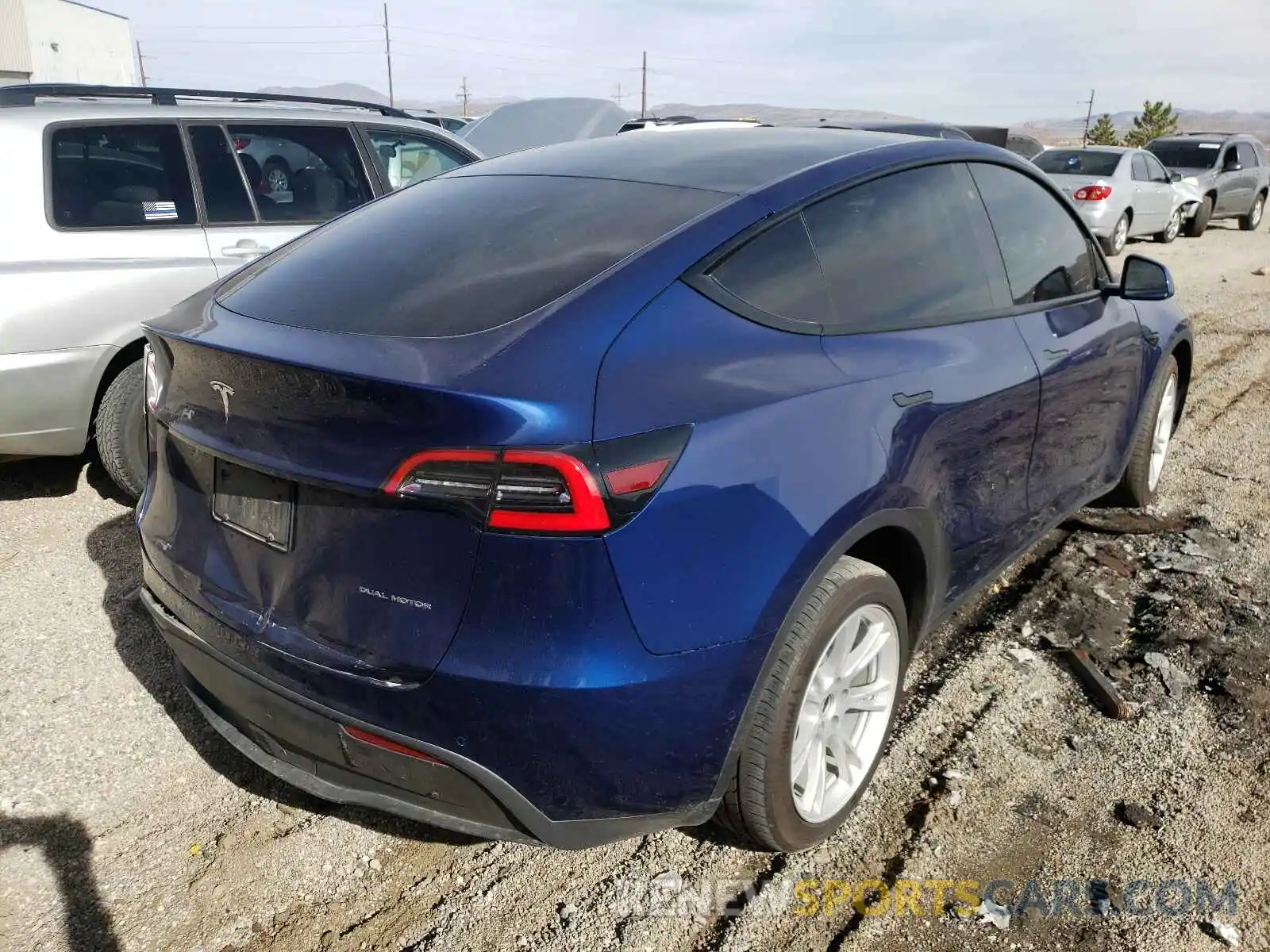 4 Фотография поврежденного автомобиля 5YJYGDEE9LF055482 TESLA MODEL Y 2020