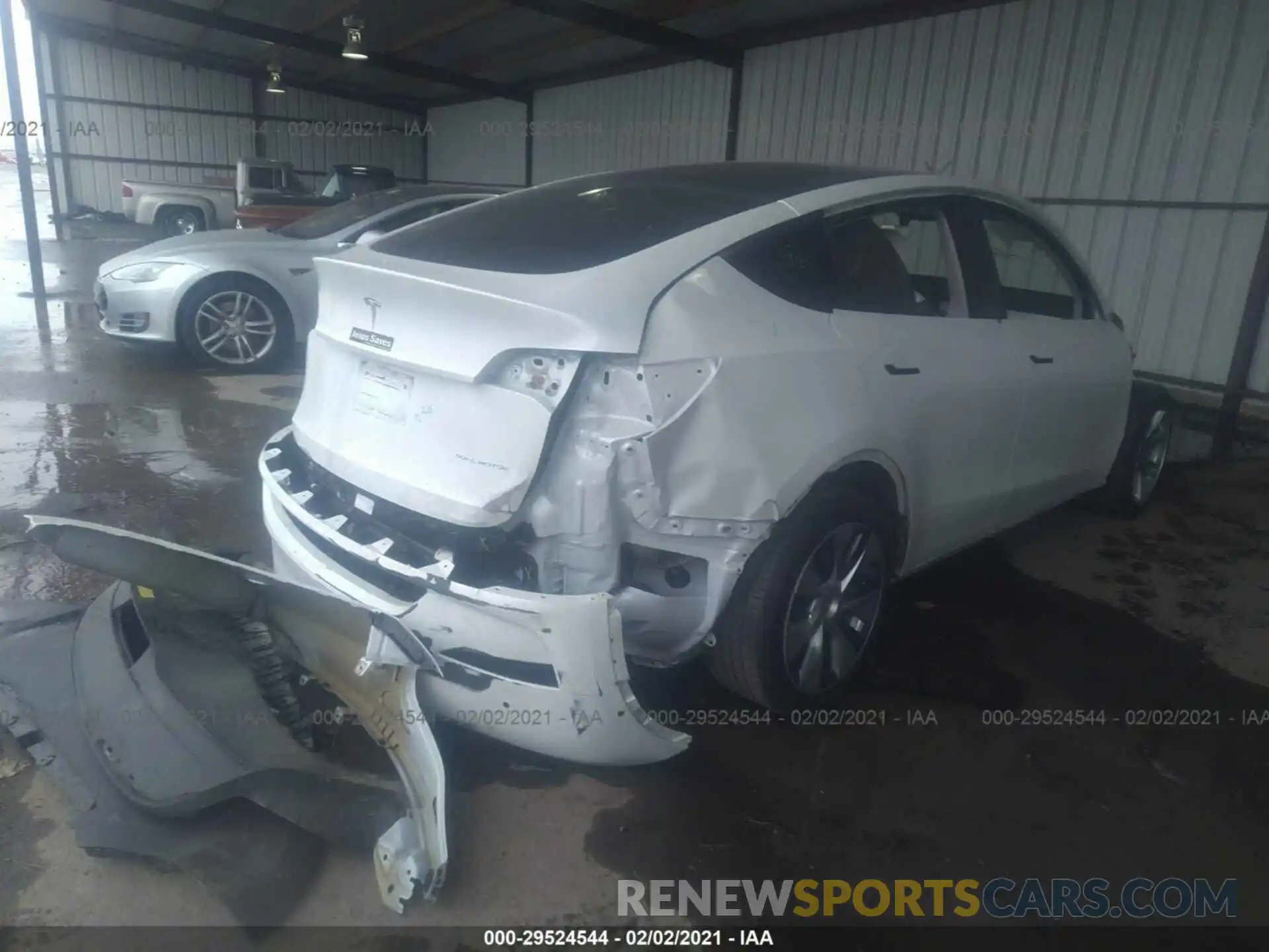 4 Photograph of a damaged car 5YJYGDEEHLF040472 TESLA MODEL Y 2020