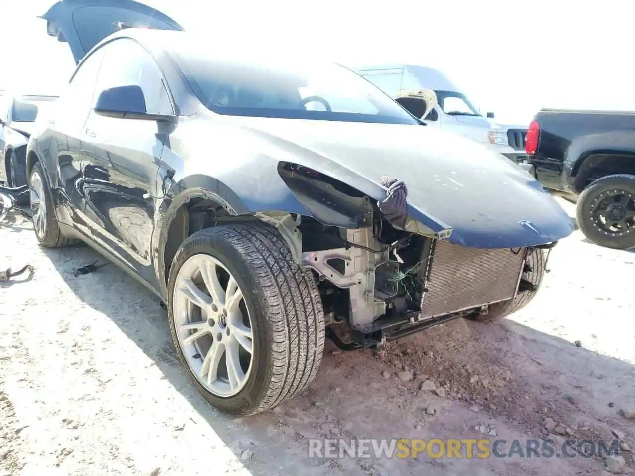 10 Photograph of a damaged car 5YJYGDEEXLF006629 TESLA MODEL Y 2020