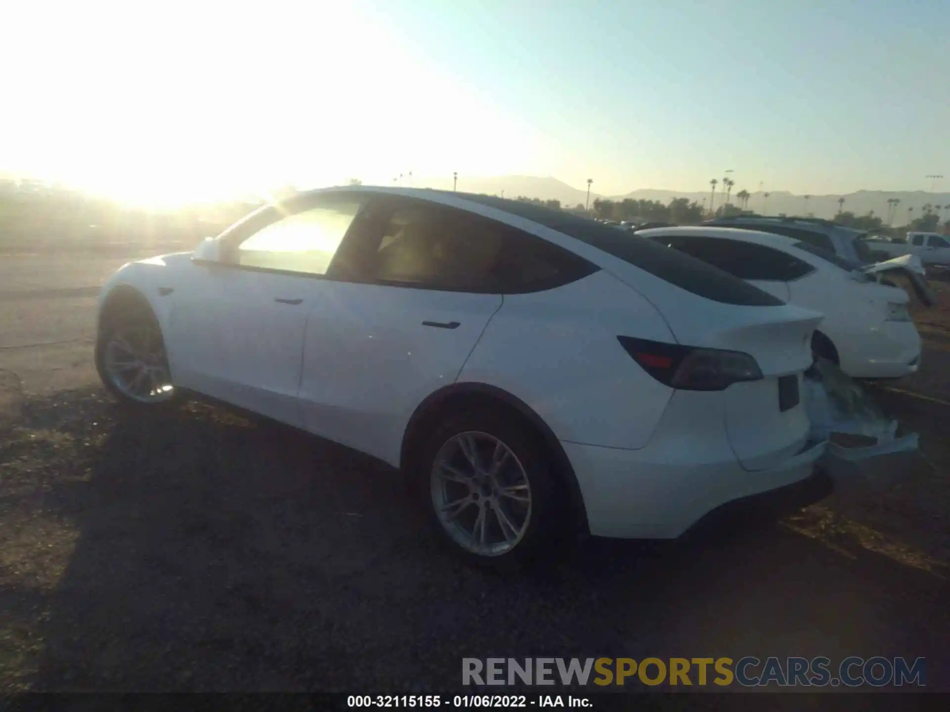 3 Фотография поврежденного автомобиля 5YJYGDEEXLF010020 TESLA MODEL Y 2020