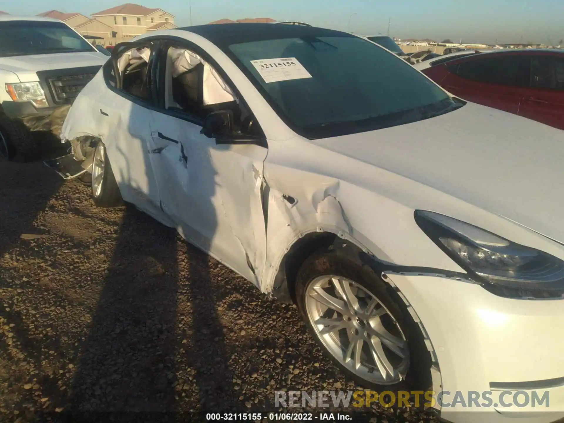 6 Photograph of a damaged car 5YJYGDEEXLF010020 TESLA MODEL Y 2020