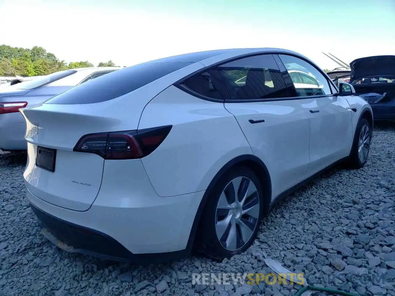 4 Photograph of a damaged car 5YJYGDEEXLF012334 TESLA MODEL Y 2020