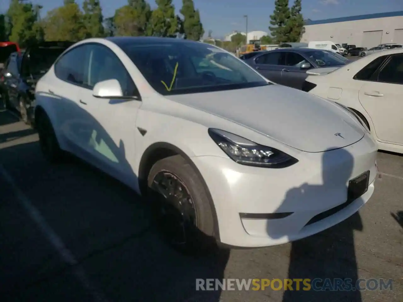 1 Фотография поврежденного автомобиля 5YJYGDEEXLF014360 TESLA MODEL Y 2020