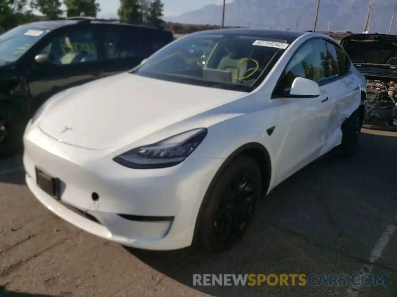 2 Фотография поврежденного автомобиля 5YJYGDEEXLF014360 TESLA MODEL Y 2020