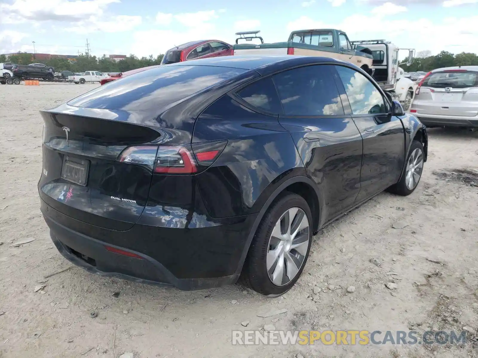 4 Photograph of a damaged car 5YJYGDEEXLF017923 TESLA MODEL Y 2020