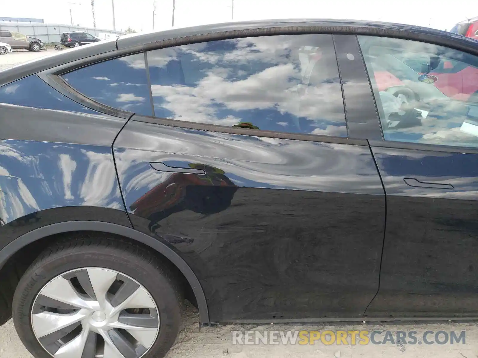 6 Photograph of a damaged car 5YJYGDEEXLF017923 TESLA MODEL Y 2020