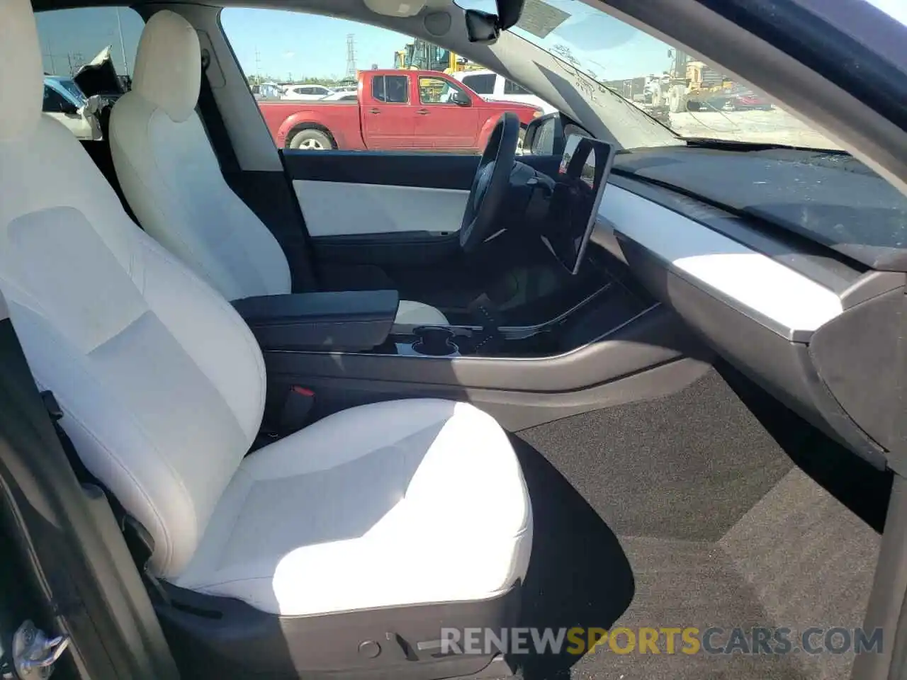 5 Photograph of a damaged car 5YJYGDEEXLF027383 TESLA MODEL Y 2020