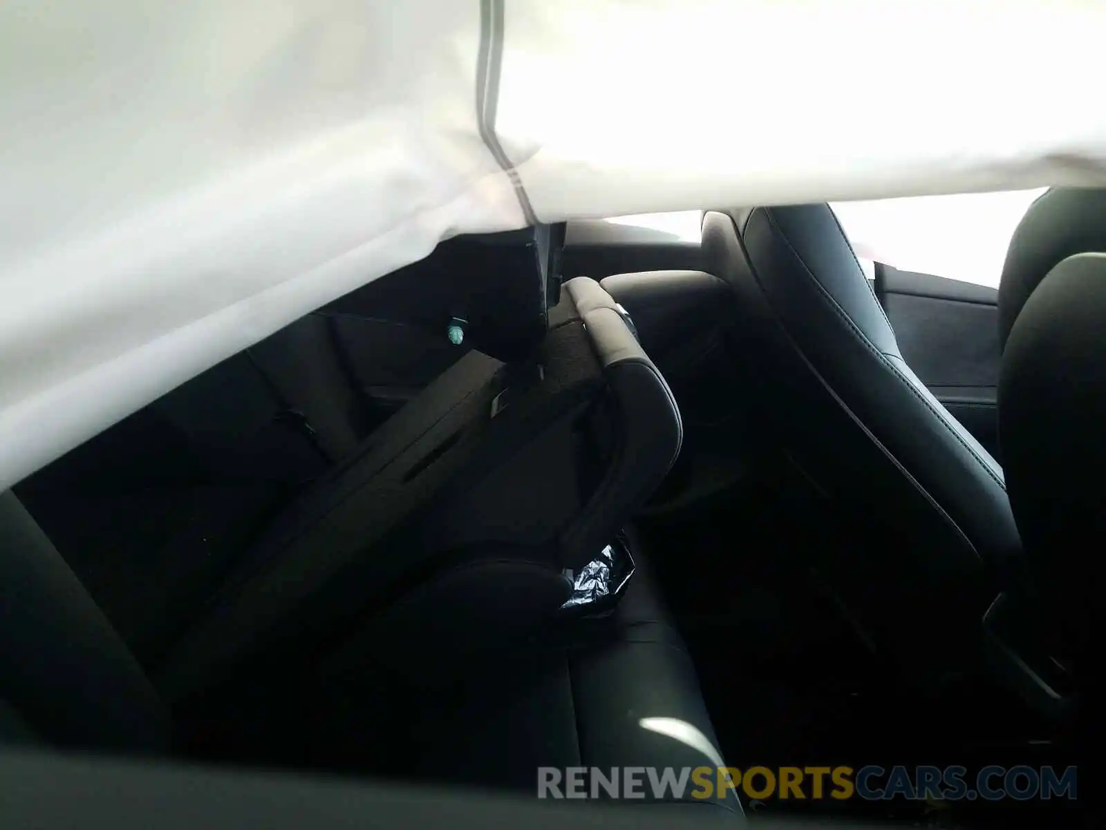 6 Photograph of a damaged car 5YJYGDEEXLF029957 TESLA MODEL Y 2020