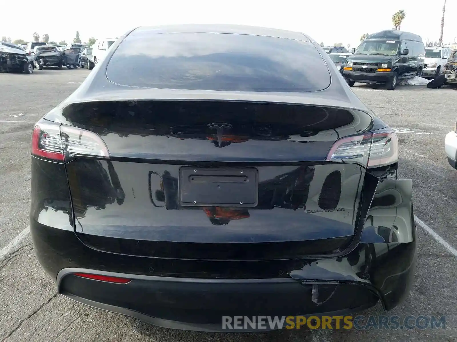 9 Photograph of a damaged car 5YJYGDEEXLF029957 TESLA MODEL Y 2020