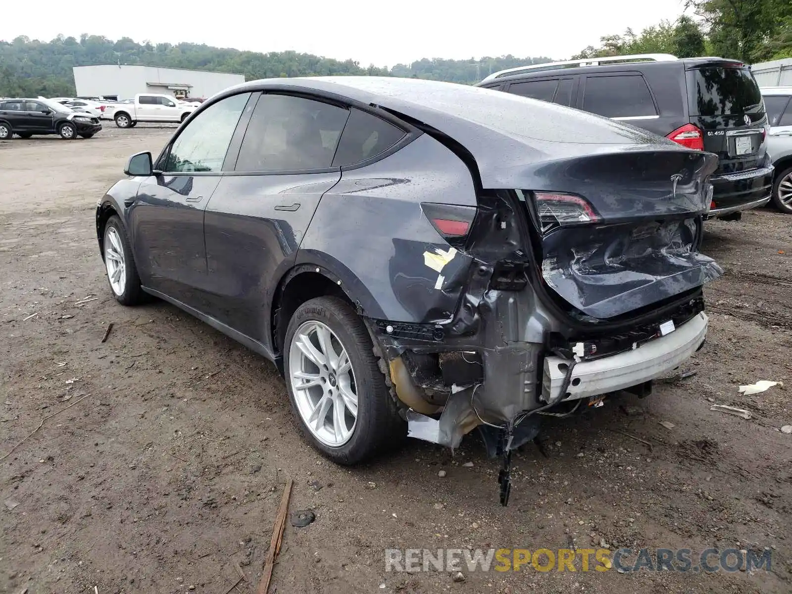 3 Photograph of a damaged car 5YJYGDEEXLF030090 TESLA MODEL Y 2020