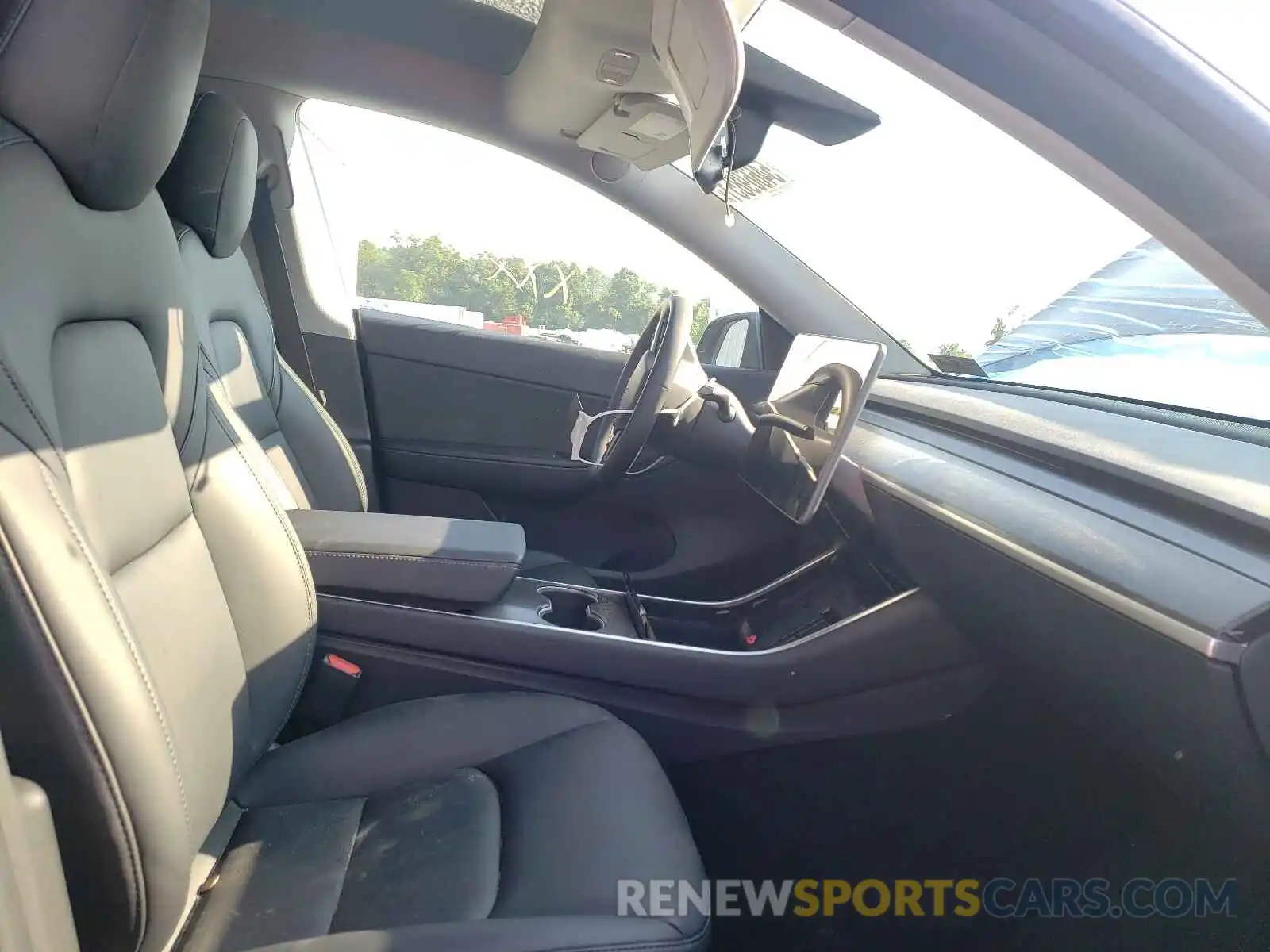 5 Photograph of a damaged car 5YJYGDEEXLF030090 TESLA MODEL Y 2020