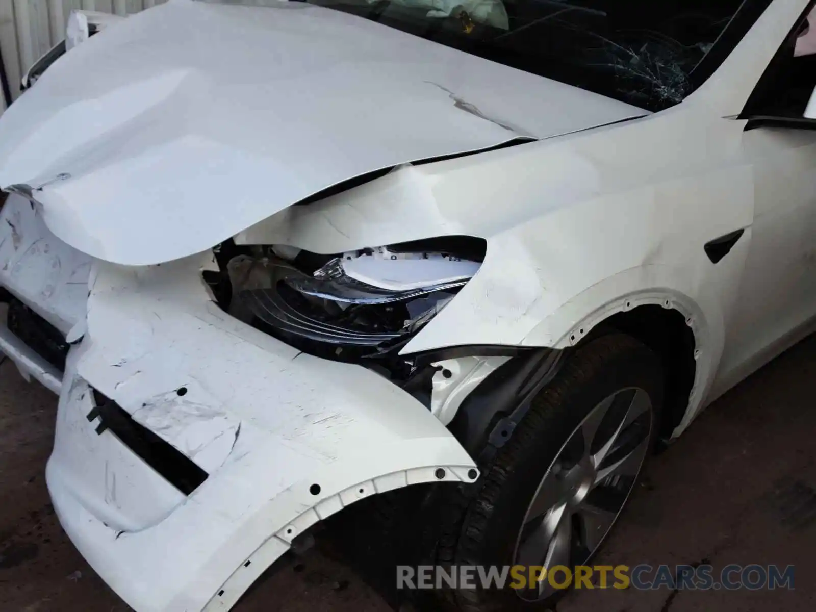 9 Photograph of a damaged car 5YJYGDEEXLF031997 TESLA MODEL Y 2020