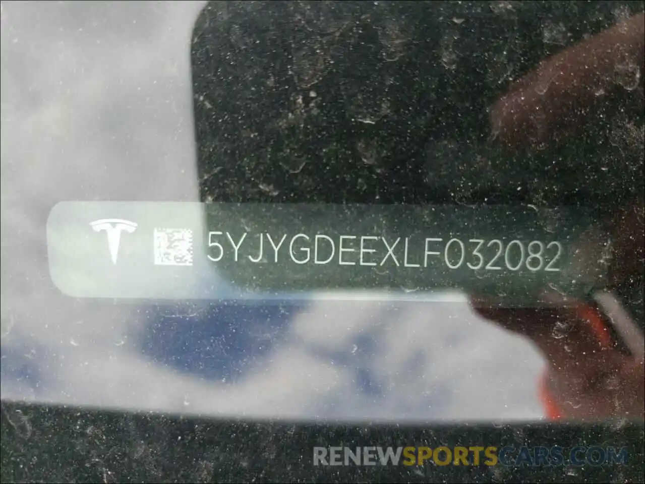 10 Photograph of a damaged car 5YJYGDEEXLF032082 TESLA MODEL Y 2020