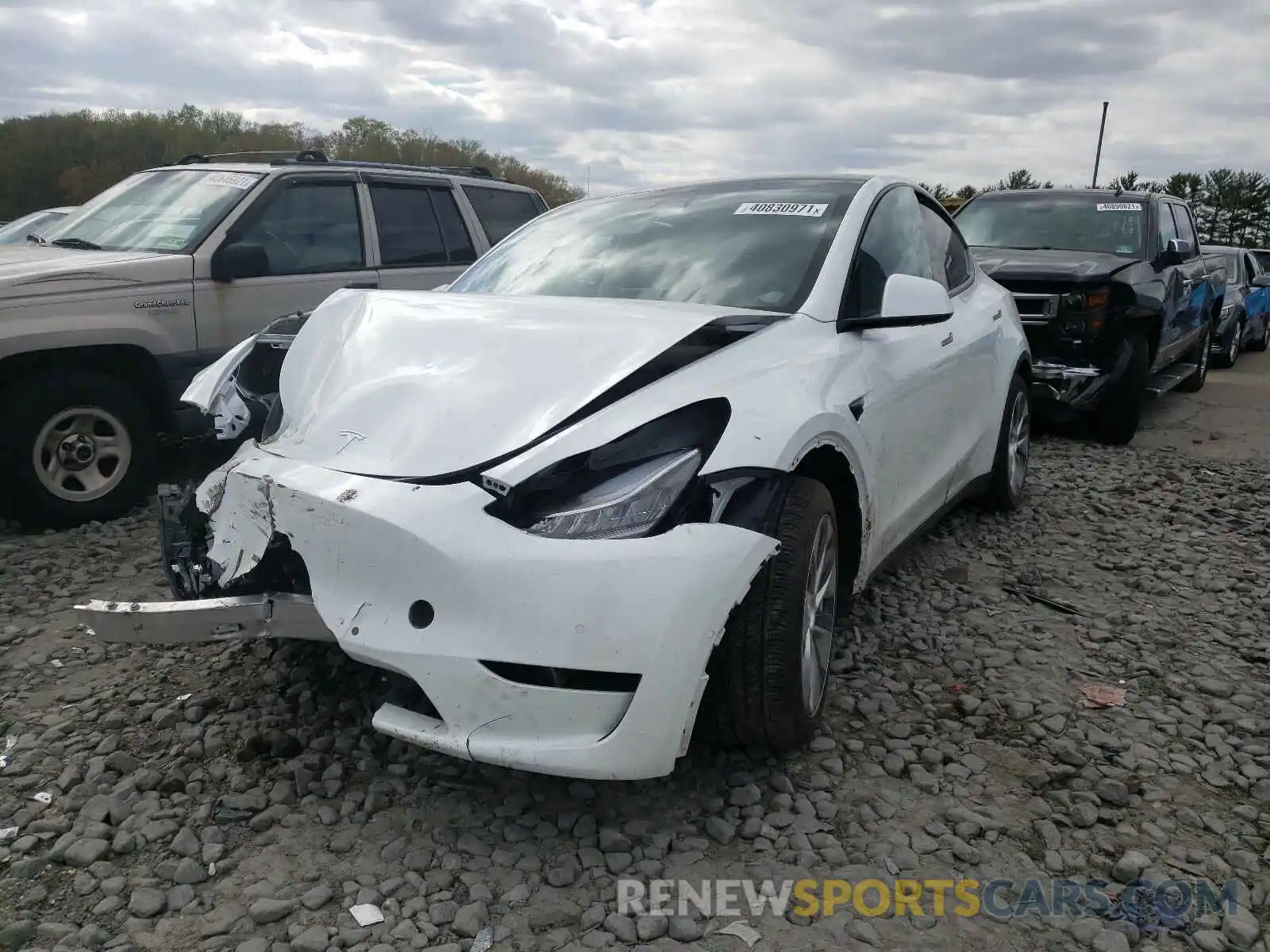 2 Photograph of a damaged car 5YJYGDEEXLF032082 TESLA MODEL Y 2020