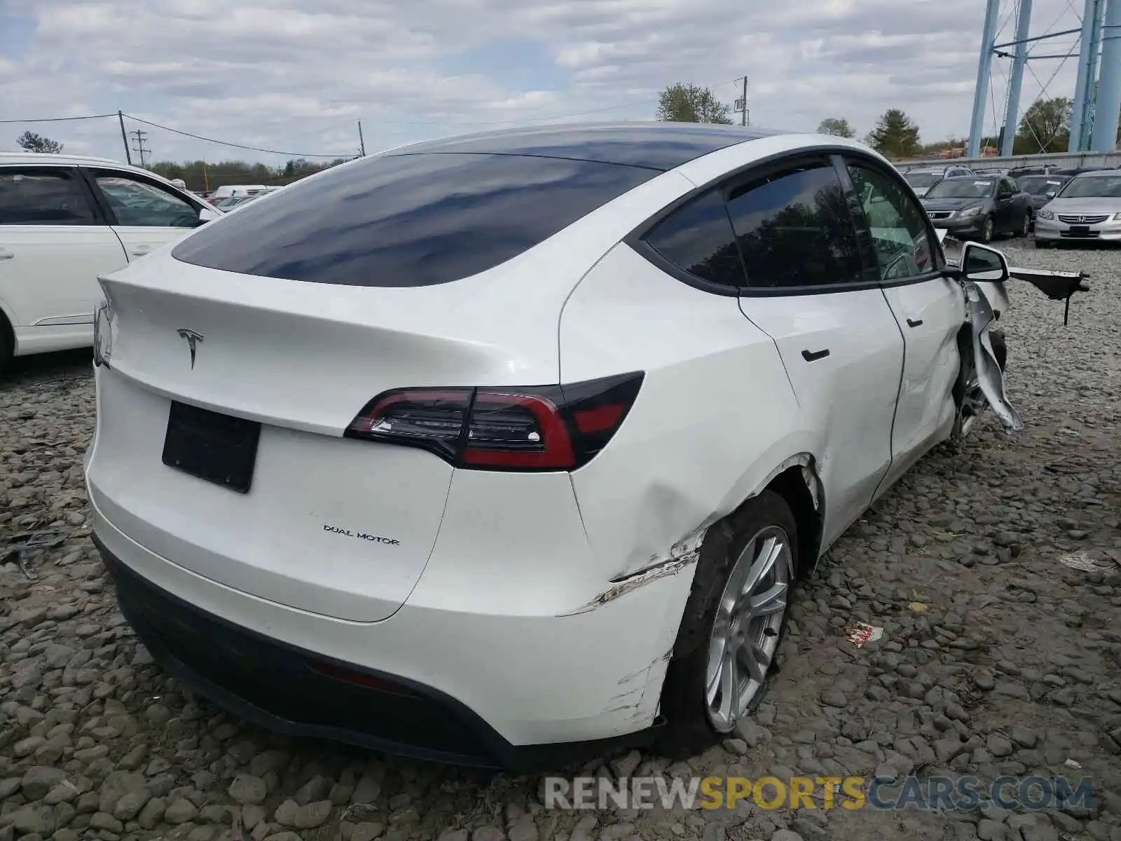 4 Photograph of a damaged car 5YJYGDEEXLF032082 TESLA MODEL Y 2020