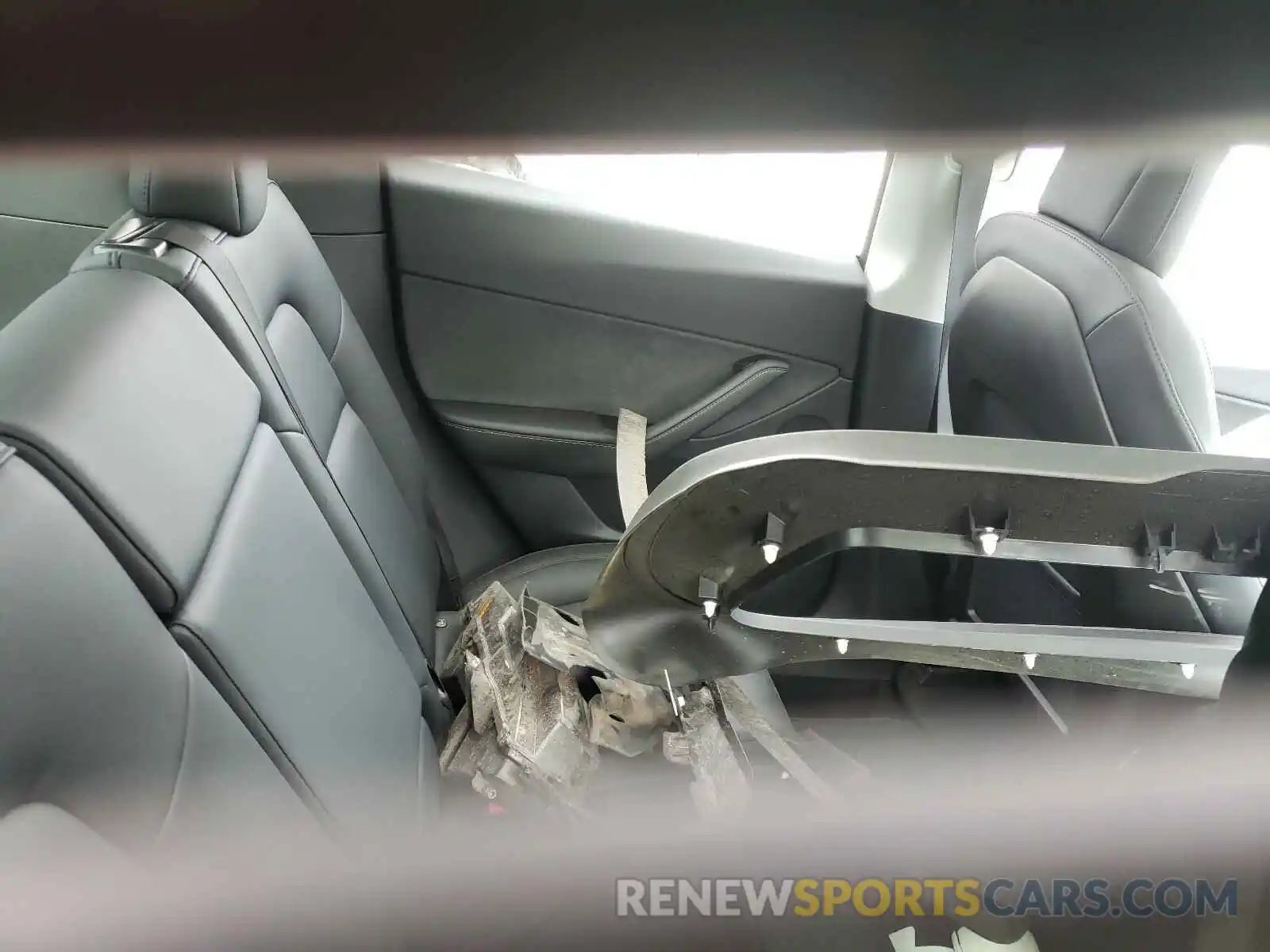 6 Photograph of a damaged car 5YJYGDEEXLF032082 TESLA MODEL Y 2020