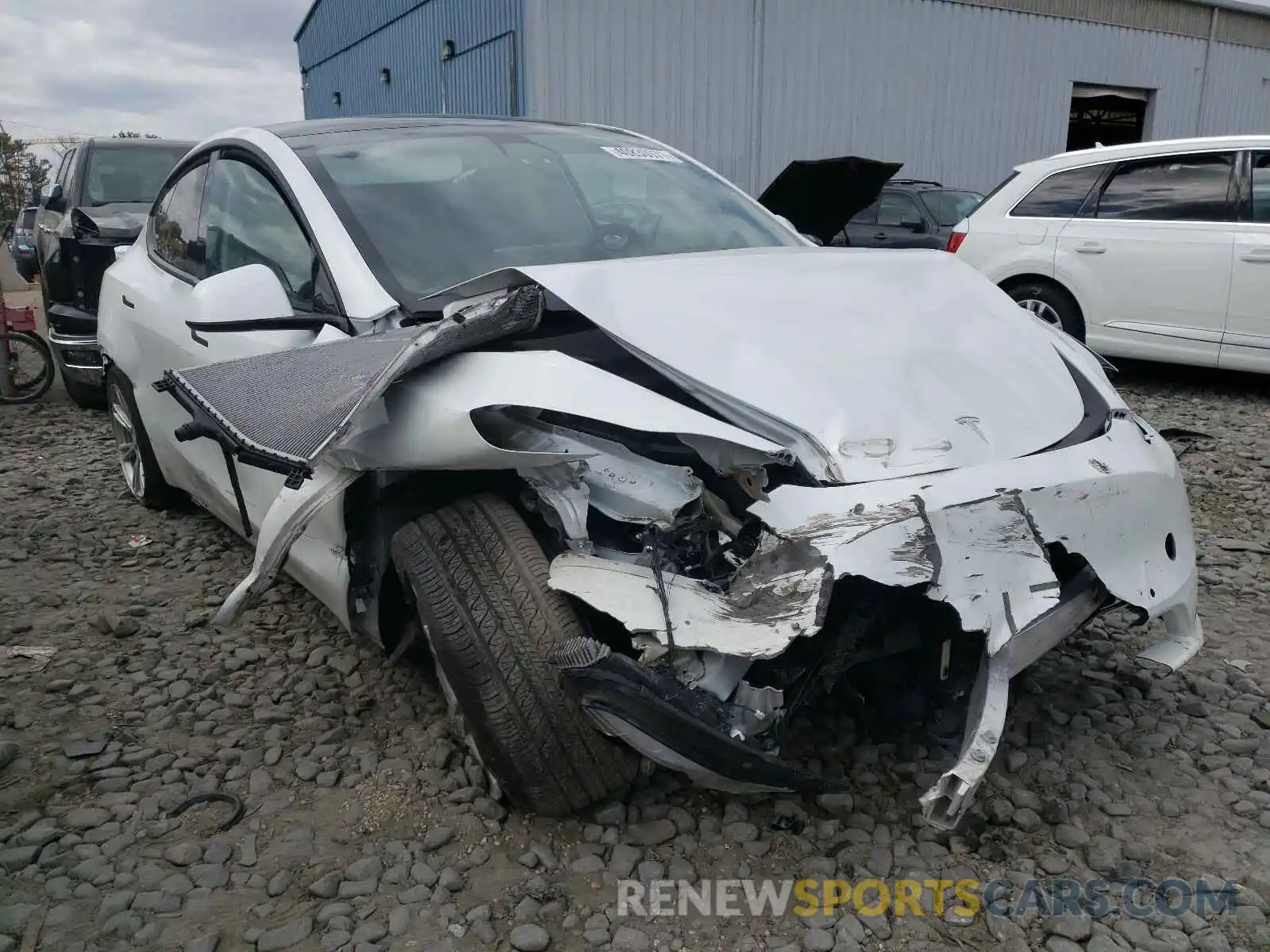 9 Photograph of a damaged car 5YJYGDEEXLF032082 TESLA MODEL Y 2020