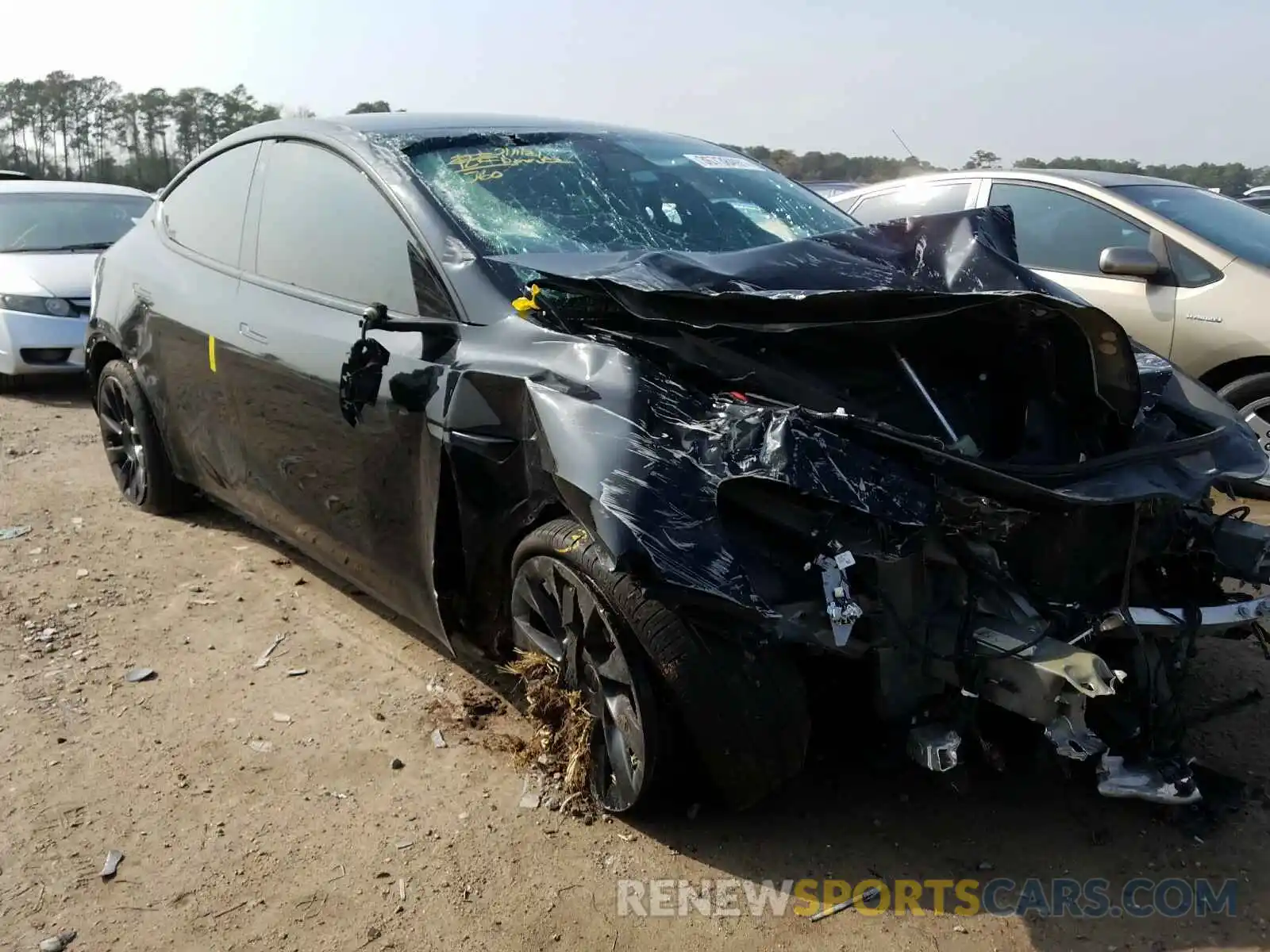 1 Photograph of a damaged car 5YJYGDEEXLF033197 TESLA MODEL Y 2020