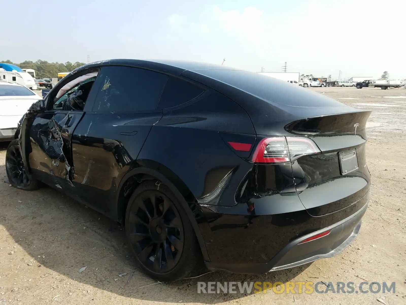 3 Photograph of a damaged car 5YJYGDEEXLF033197 TESLA MODEL Y 2020