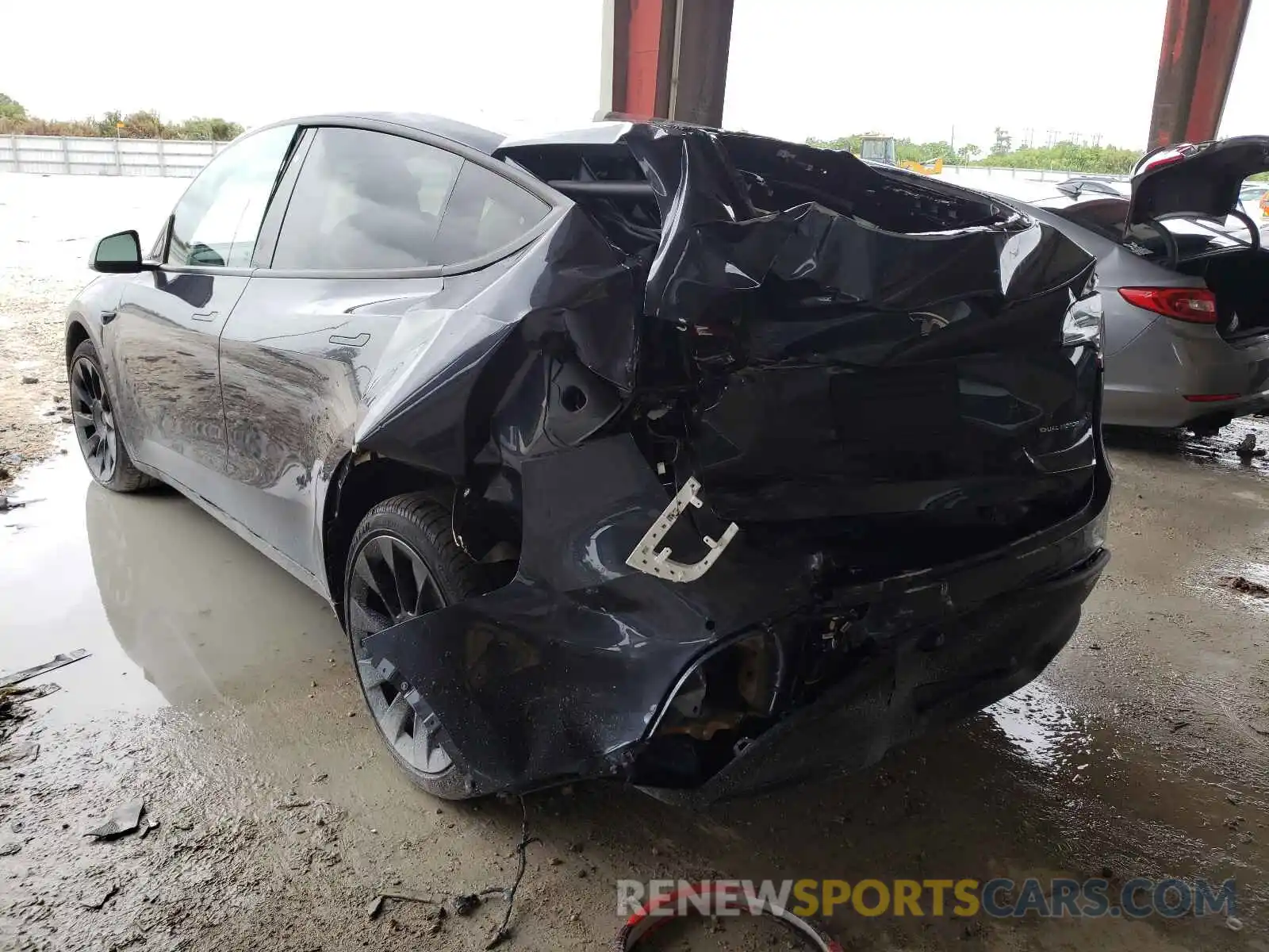 3 Photograph of a damaged car 5YJYGDEEXLF034804 TESLA MODEL Y 2020