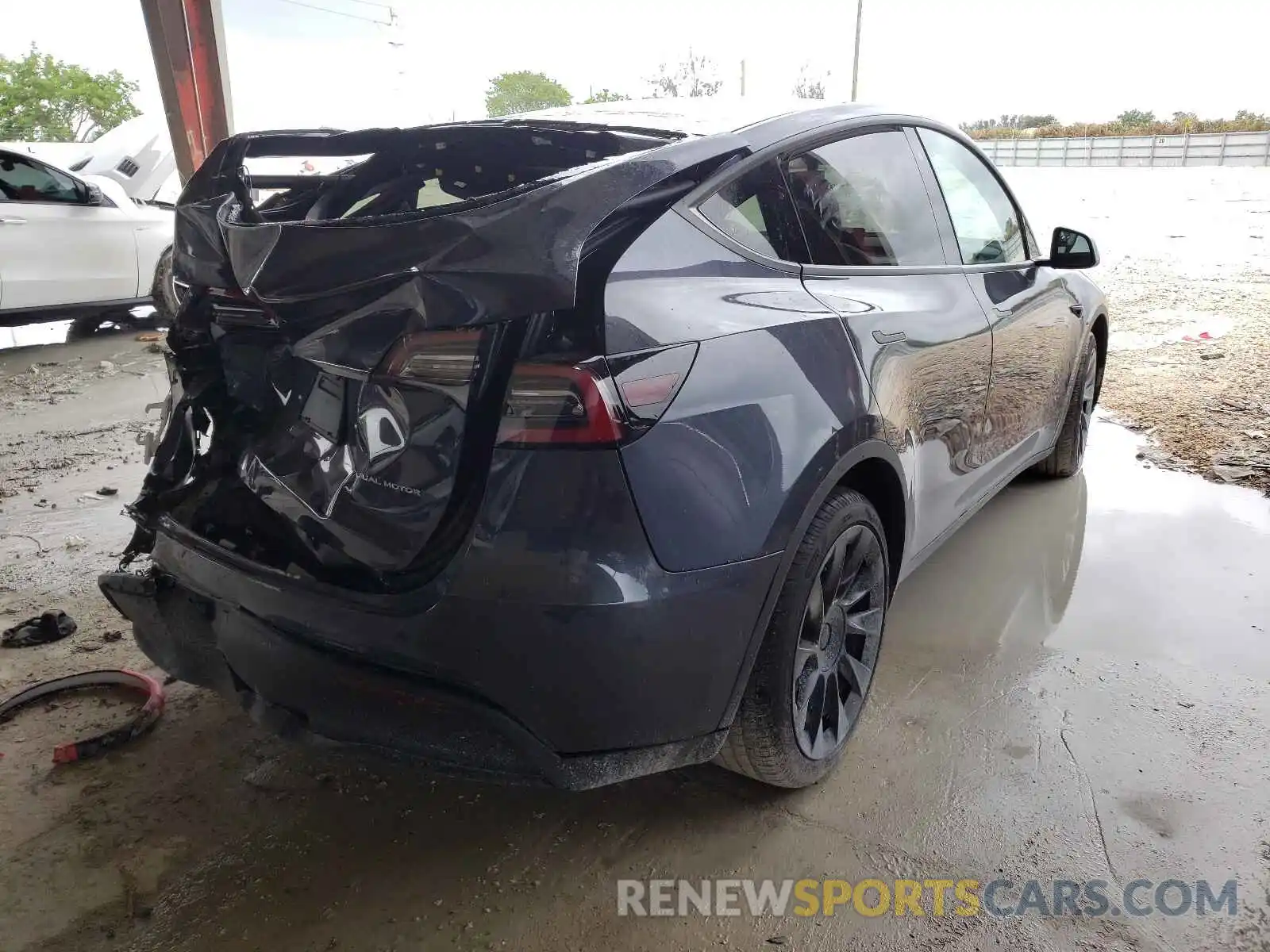 4 Photograph of a damaged car 5YJYGDEEXLF034804 TESLA MODEL Y 2020