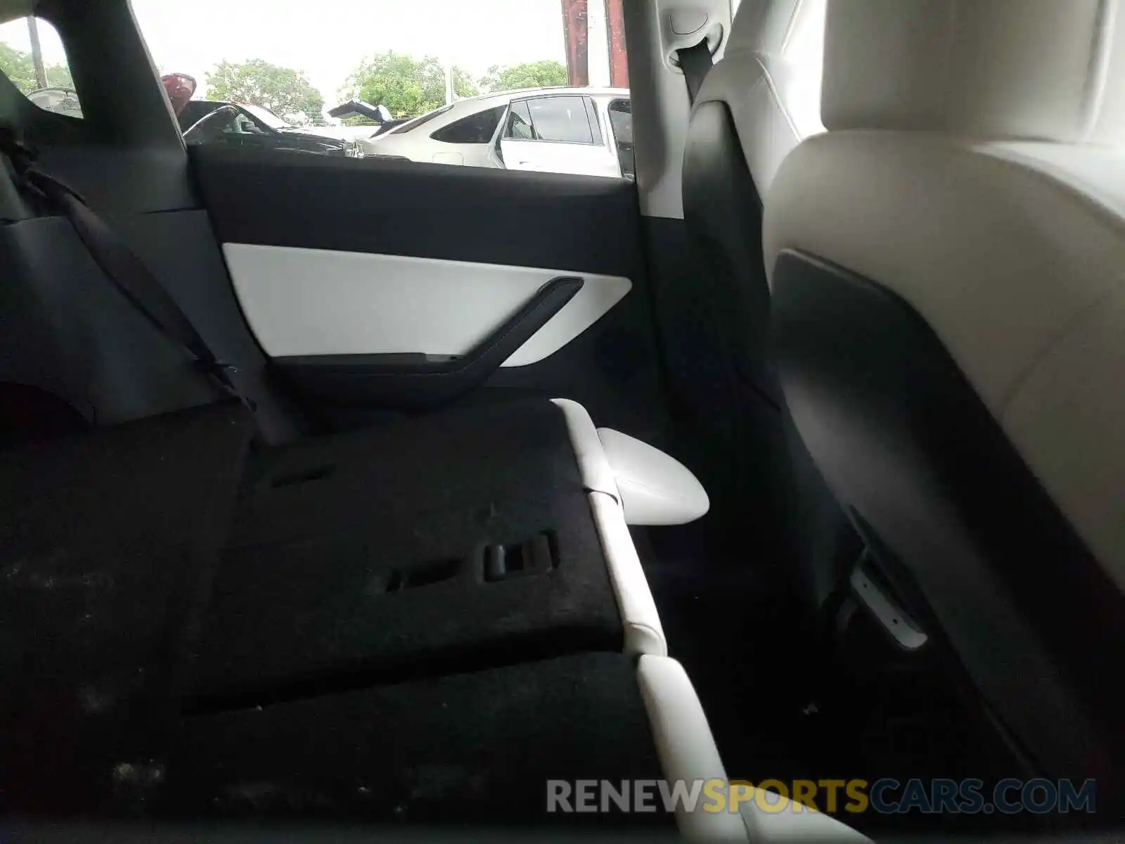 6 Photograph of a damaged car 5YJYGDEEXLF034804 TESLA MODEL Y 2020