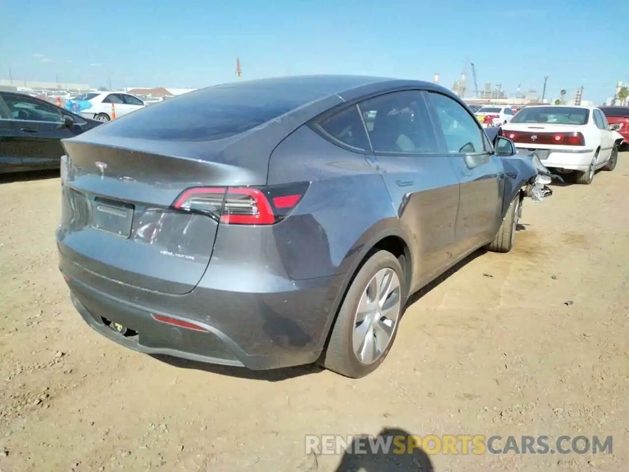 4 Photograph of a damaged car 5YJYGDEEXLF036701 TESLA MODEL Y 2020