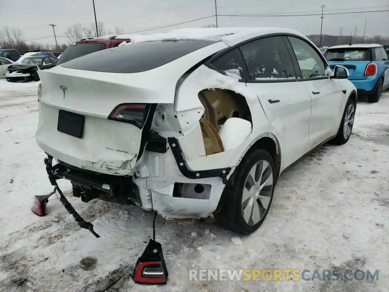 4 Photograph of a damaged car 5YJYGDEEXLF038268 TESLA MODEL Y 2020