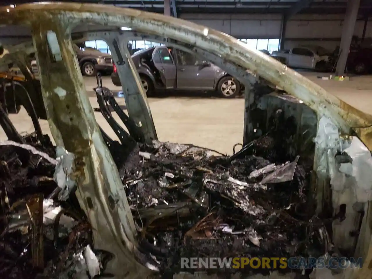 5 Photograph of a damaged car 5YJYGDEEXLF041235 TESLA MODEL Y 2020