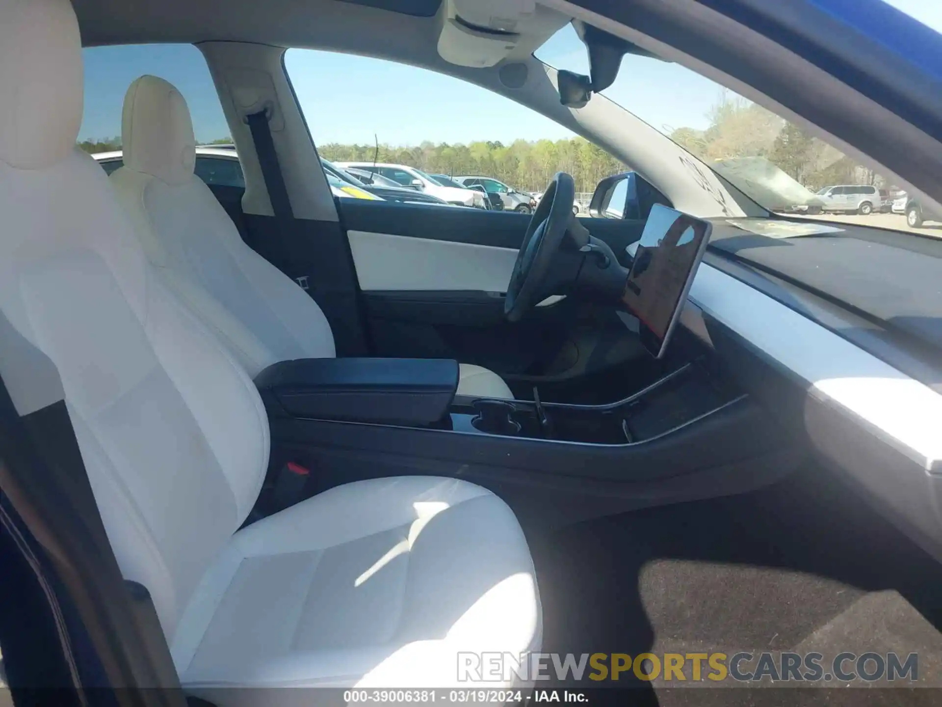 5 Photograph of a damaged car 5YJYGDEEXLF049349 TESLA MODEL Y 2020