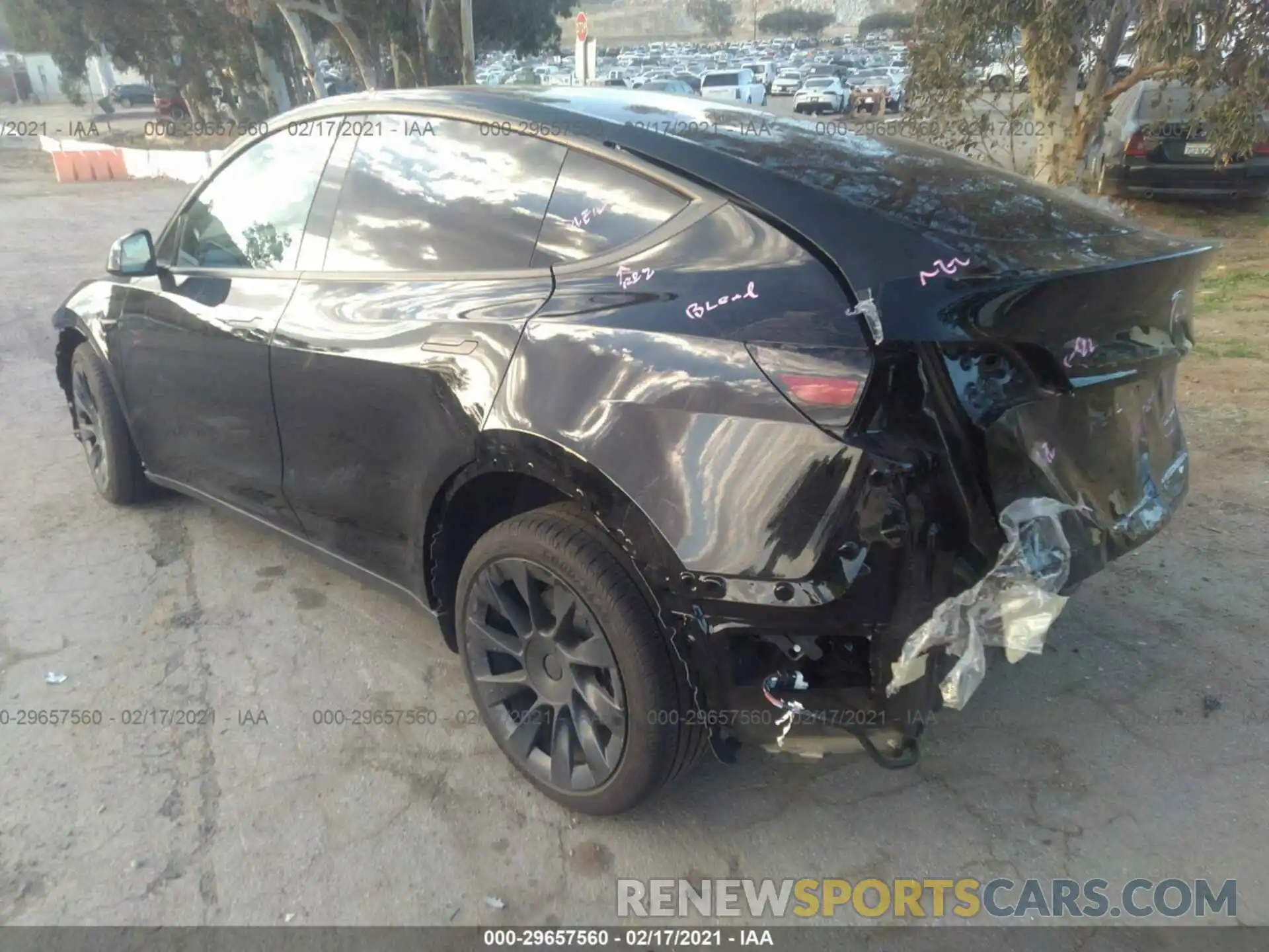 3 Photograph of a damaged car 5YJYGDEEXLF052476 TESLA MODEL Y 2020