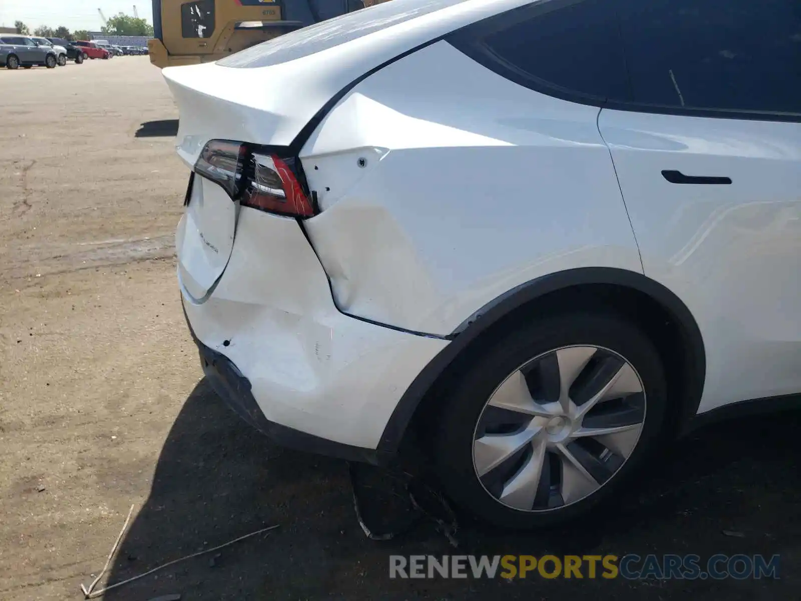 10 Photograph of a damaged car 5YJYGDEEXLF053448 TESLA MODEL Y 2020