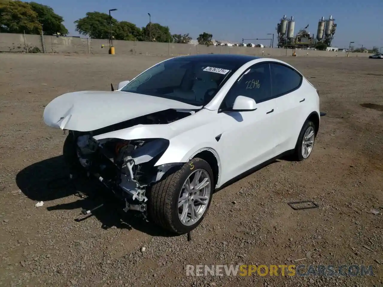 2 Photograph of a damaged car 5YJYGDEEXLF056625 TESLA MODEL Y 2020