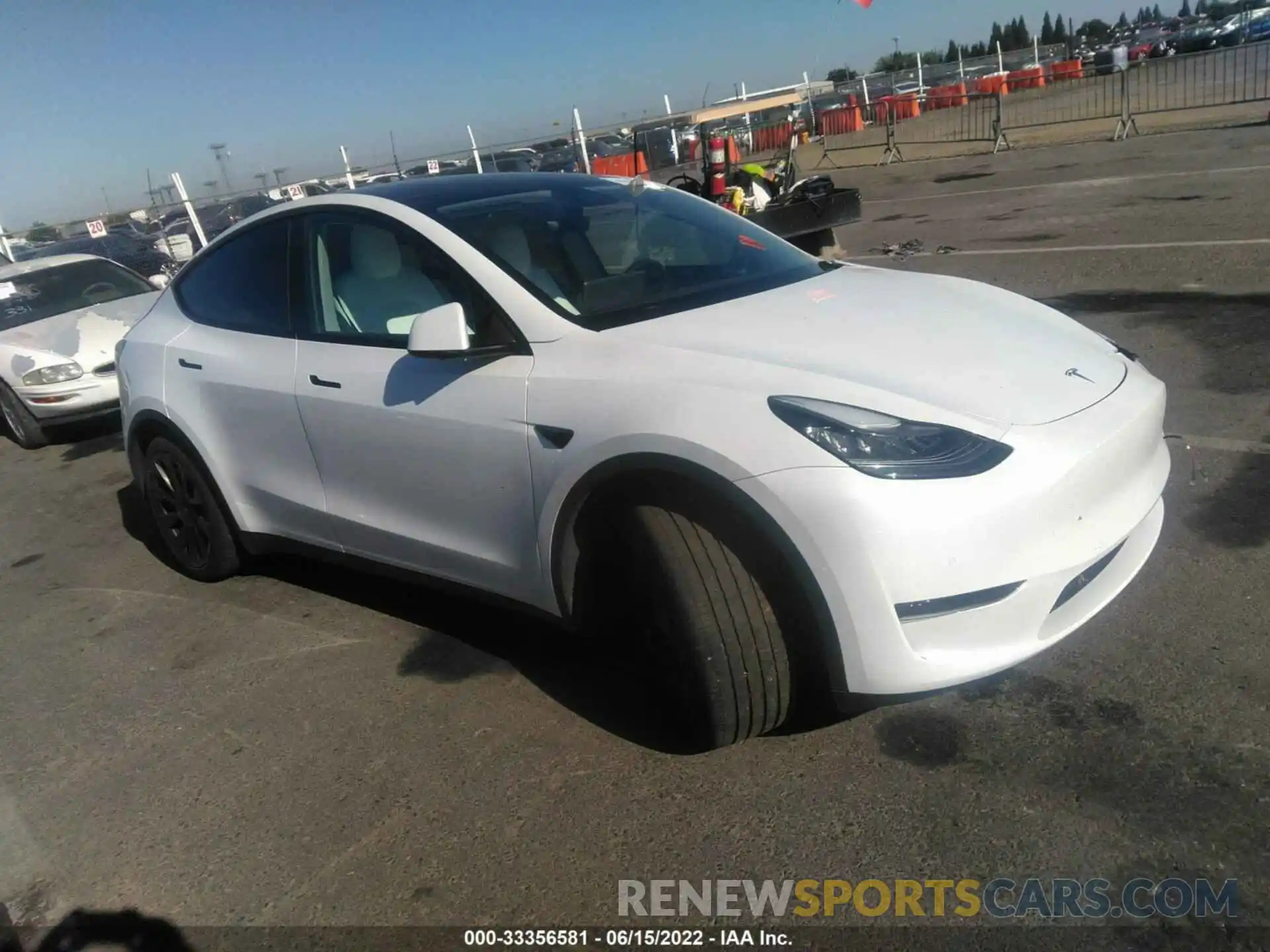 1 Photograph of a damaged car 5YJYGDEEXLF058469 TESLA MODEL Y 2020