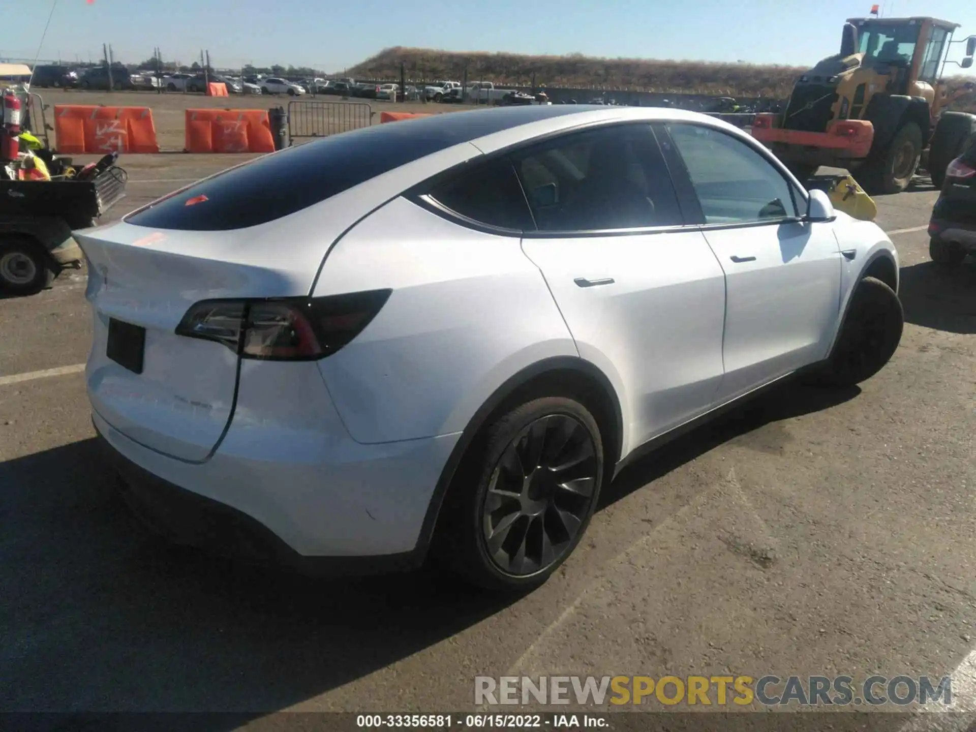 4 Photograph of a damaged car 5YJYGDEEXLF058469 TESLA MODEL Y 2020