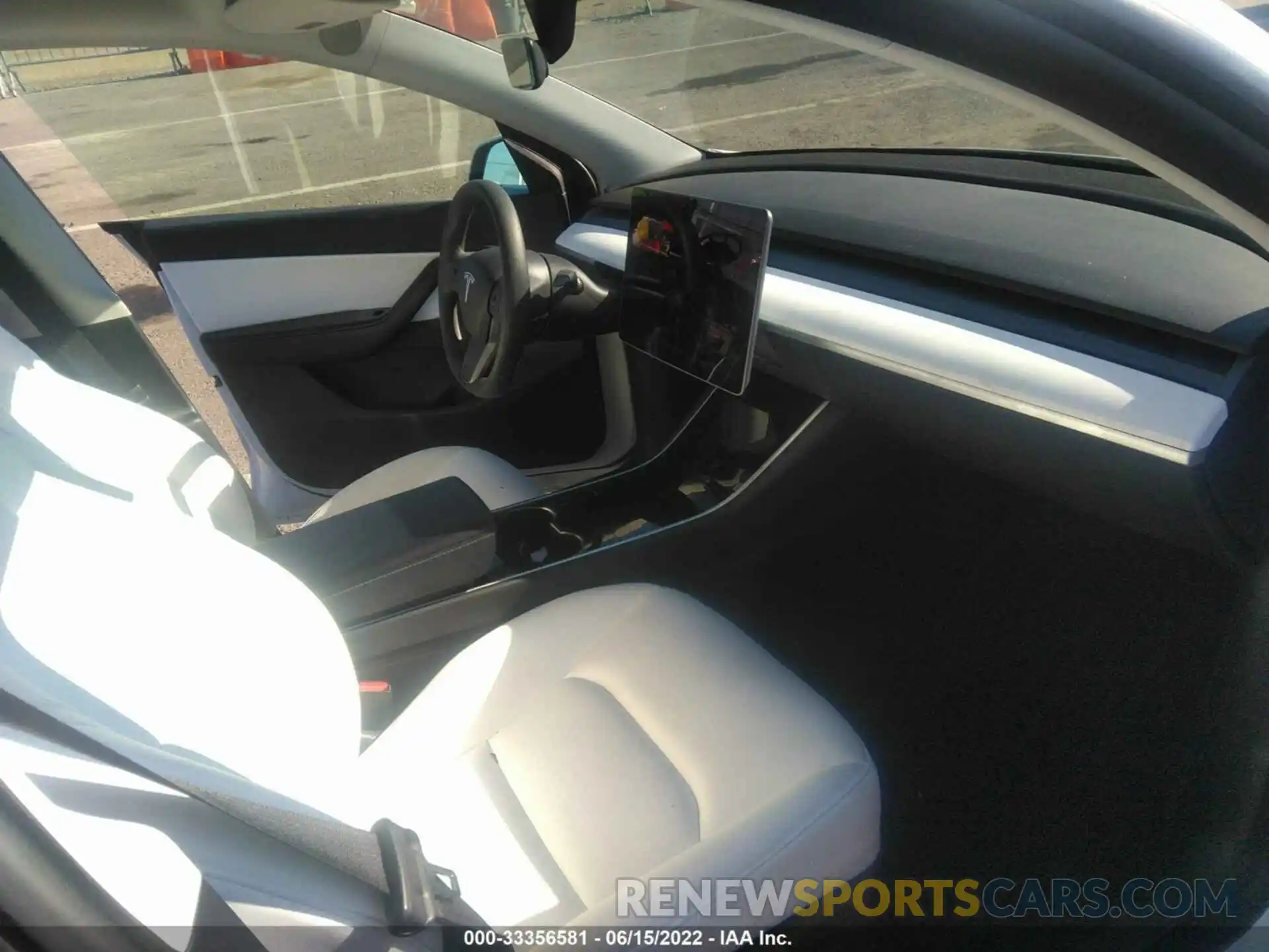 5 Photograph of a damaged car 5YJYGDEEXLF058469 TESLA MODEL Y 2020