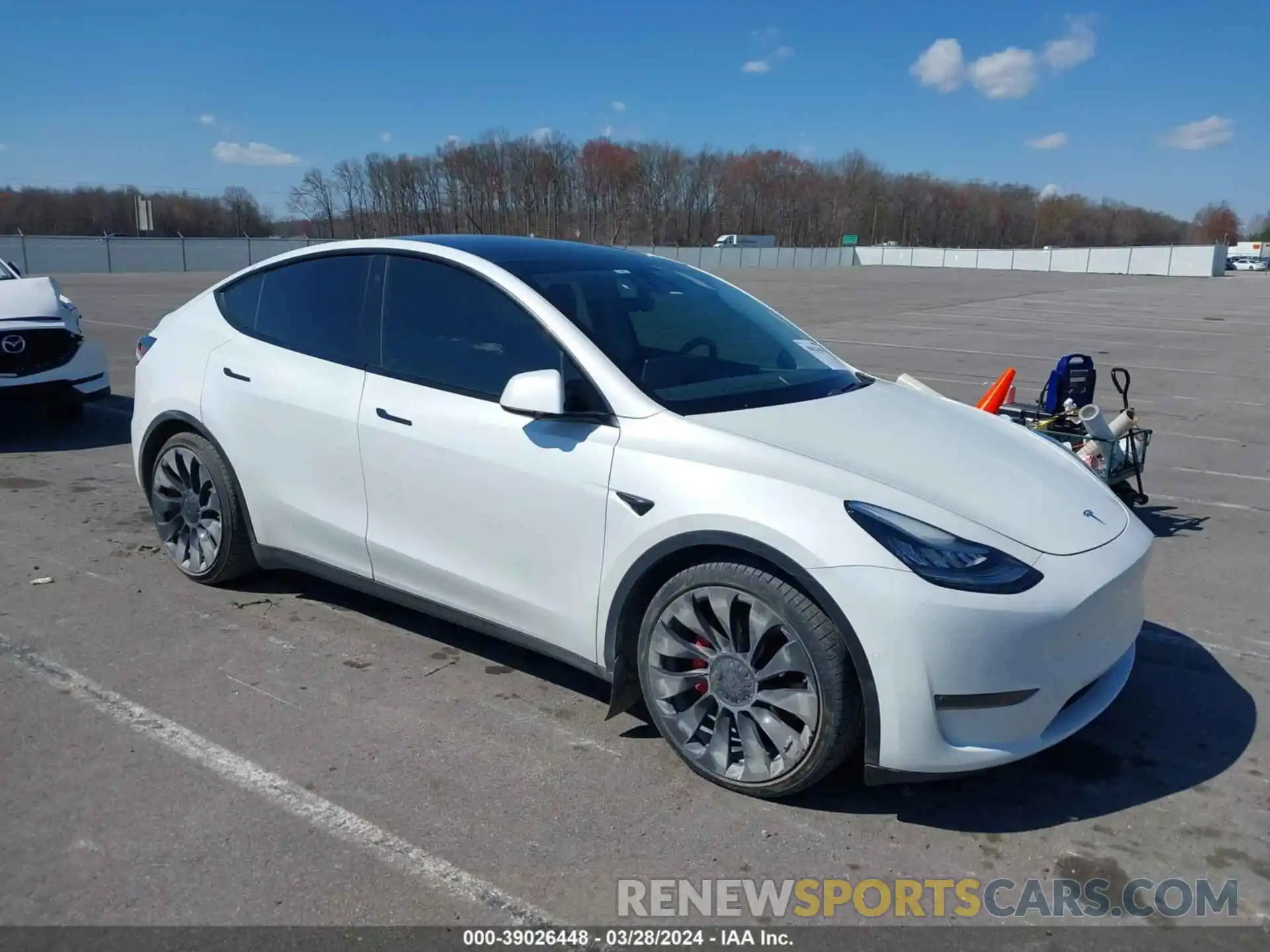 1 Photograph of a damaged car 5YJYGDEF0LF011931 TESLA MODEL Y 2020