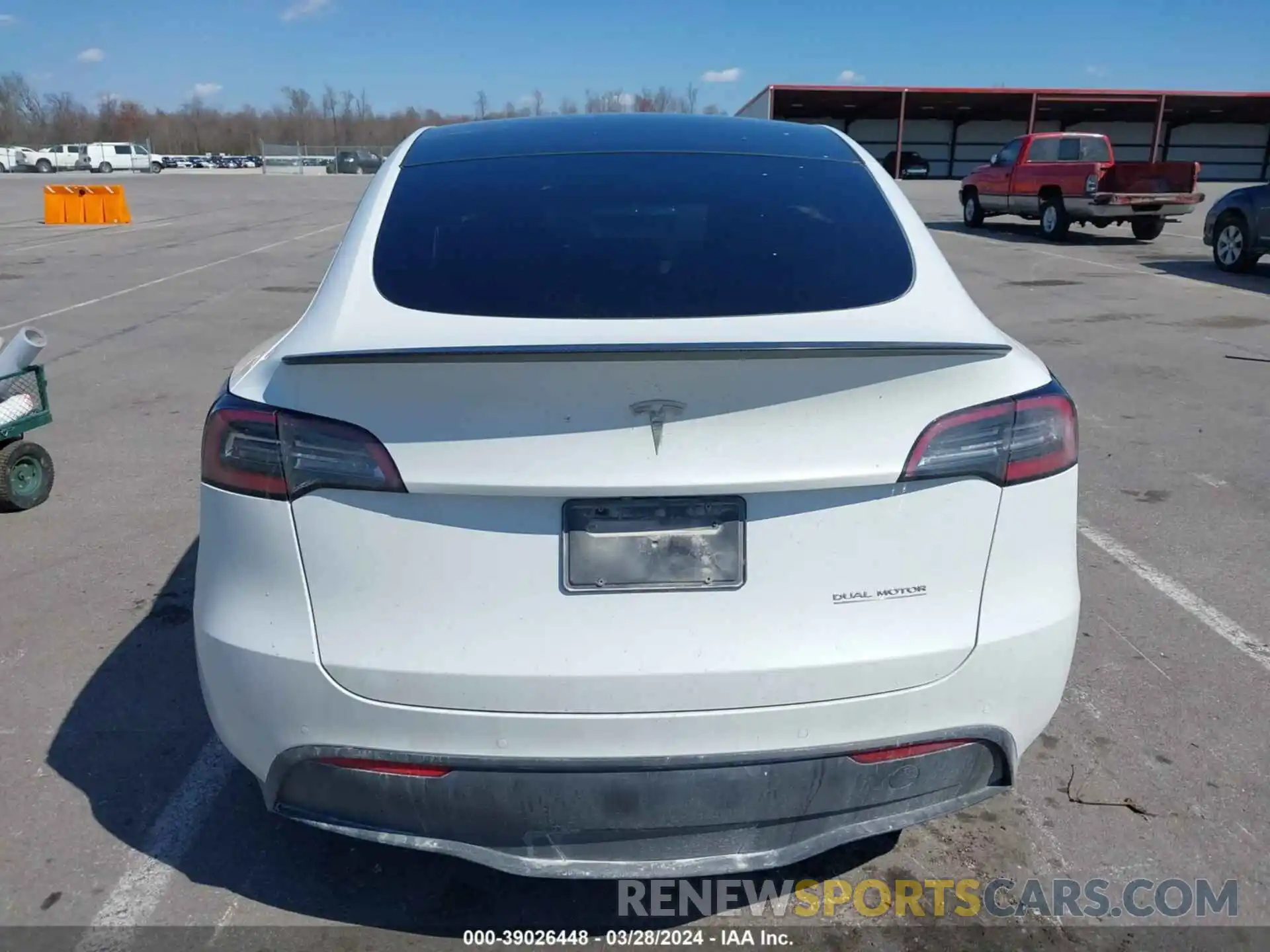 16 Photograph of a damaged car 5YJYGDEF0LF011931 TESLA MODEL Y 2020