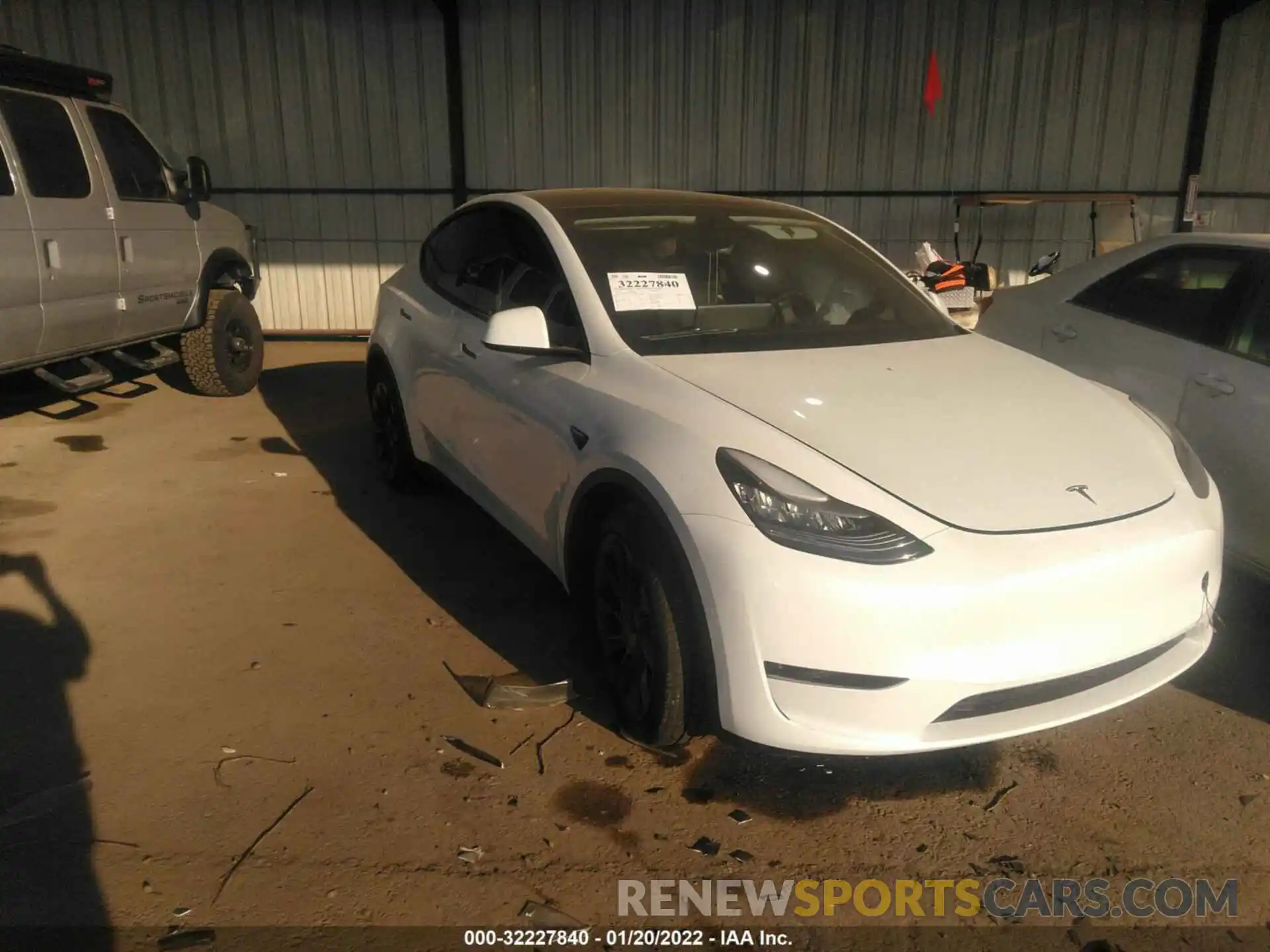 1 Photograph of a damaged car 5YJYGDEF0LF023884 TESLA MODEL Y 2020