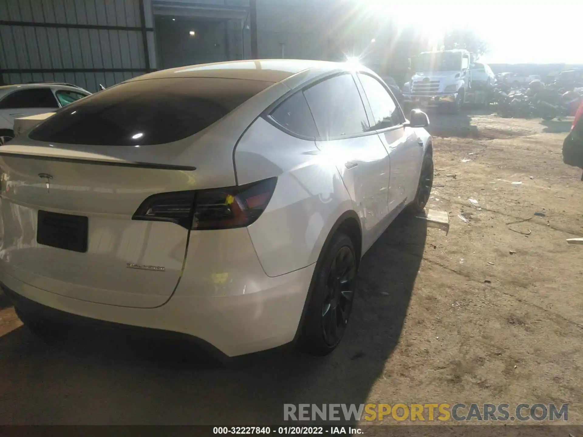 4 Фотография поврежденного автомобиля 5YJYGDEF0LF023884 TESLA MODEL Y 2020