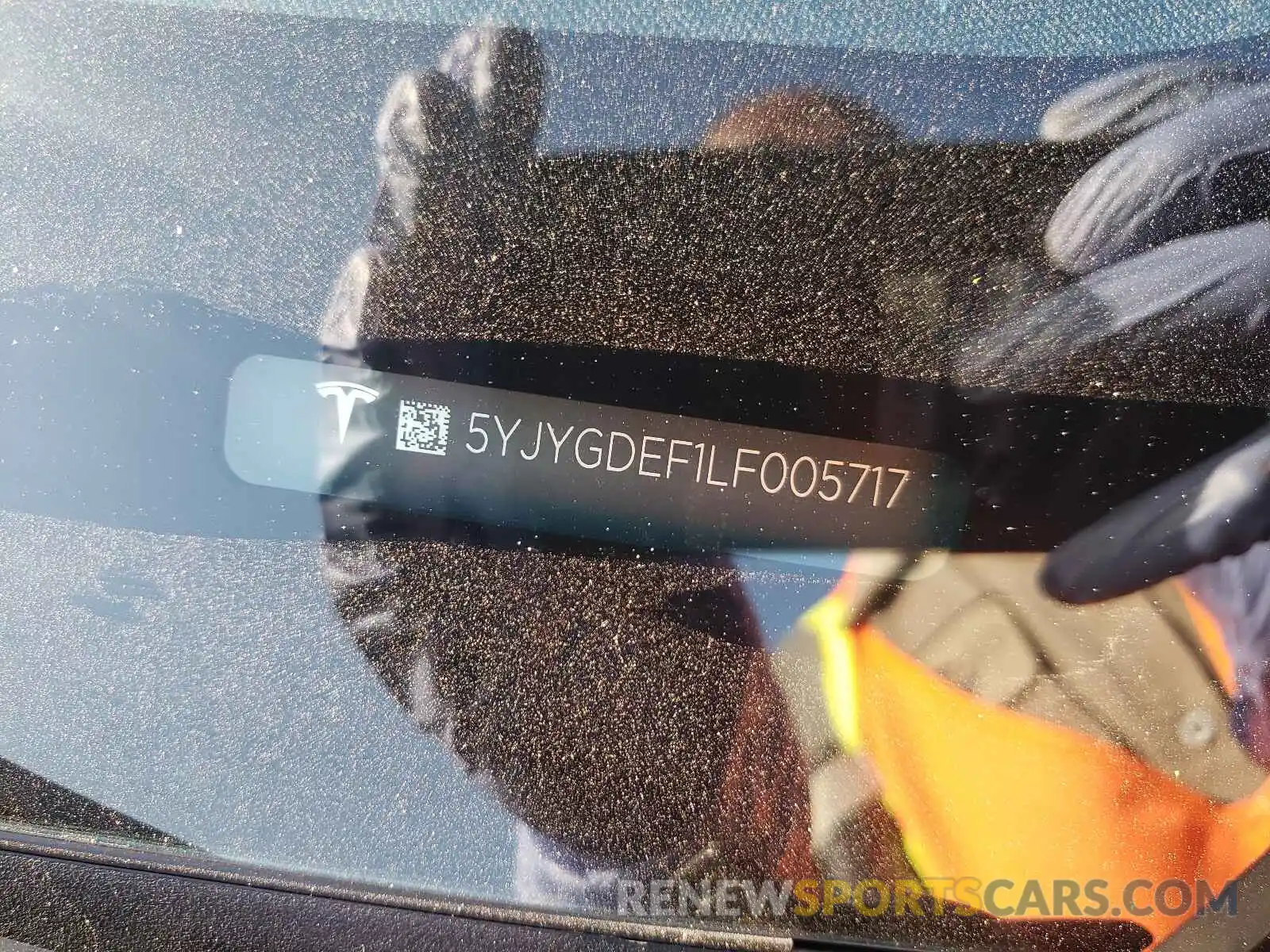 10 Photograph of a damaged car 5YJYGDEF1LF005717 TESLA MODEL Y 2020