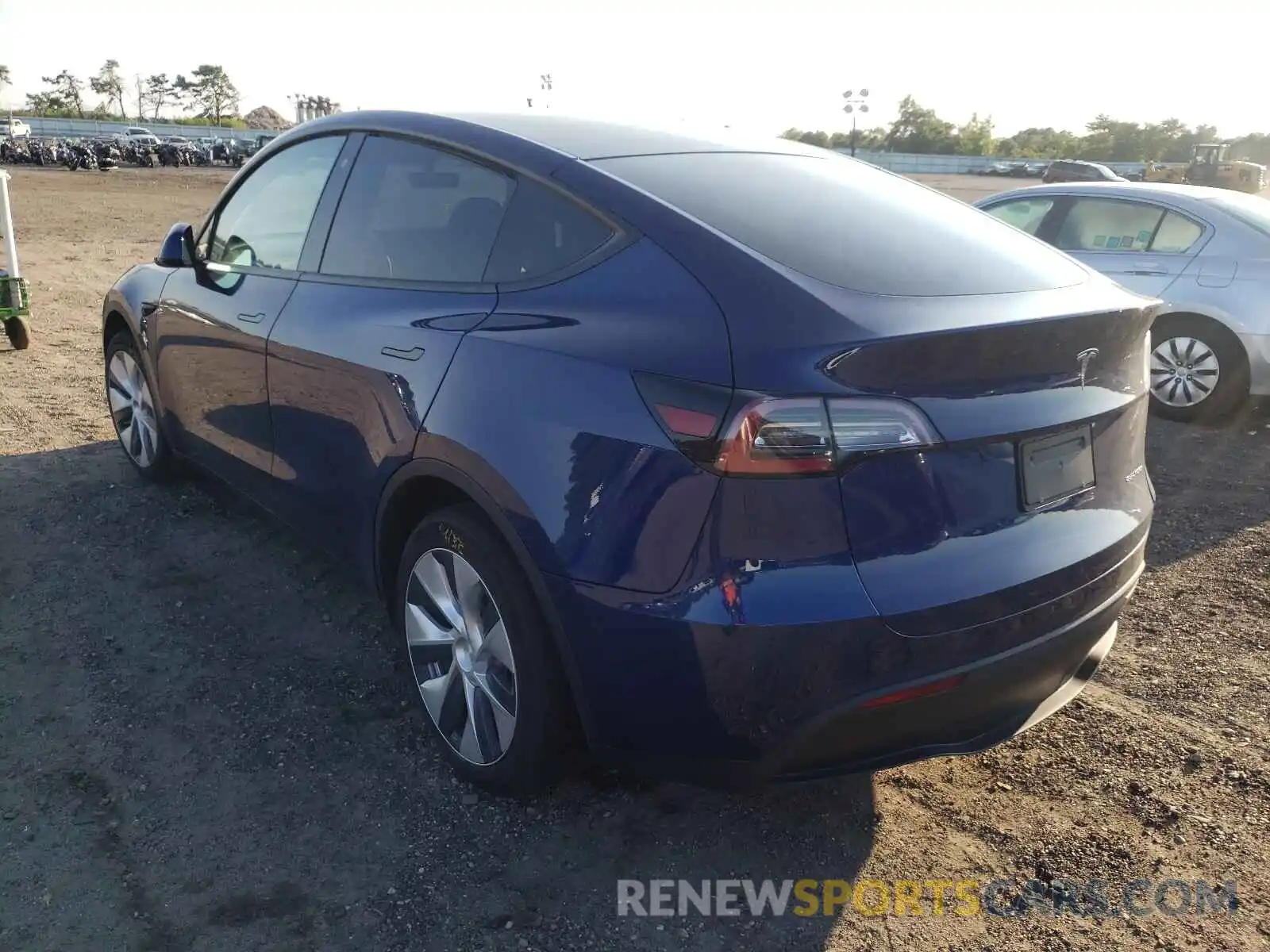 3 Photograph of a damaged car 5YJYGDEF1LF005717 TESLA MODEL Y 2020